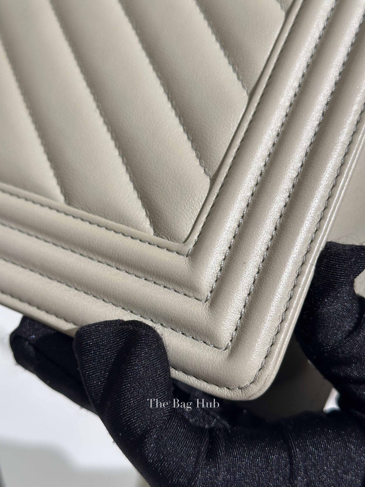 Chanel Khaki Green Chevron Leather Quilted Medium Boy Flap Bag