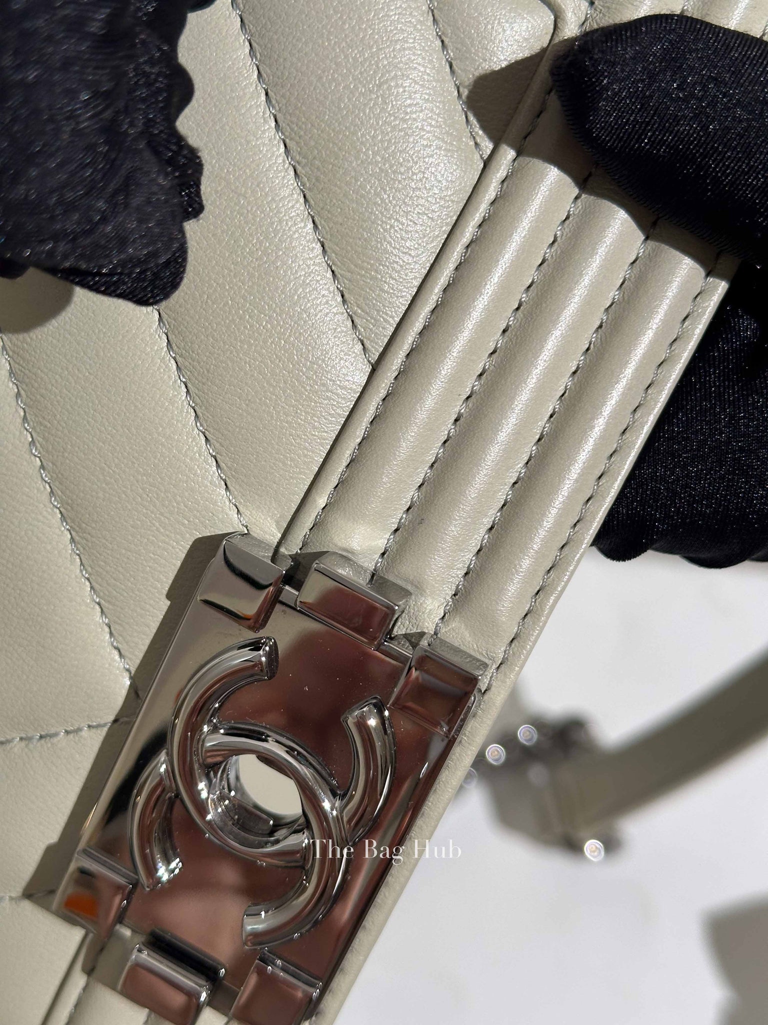 Chanel Khaki Green Chevron Leather Quilted Medium Boy Flap Bag