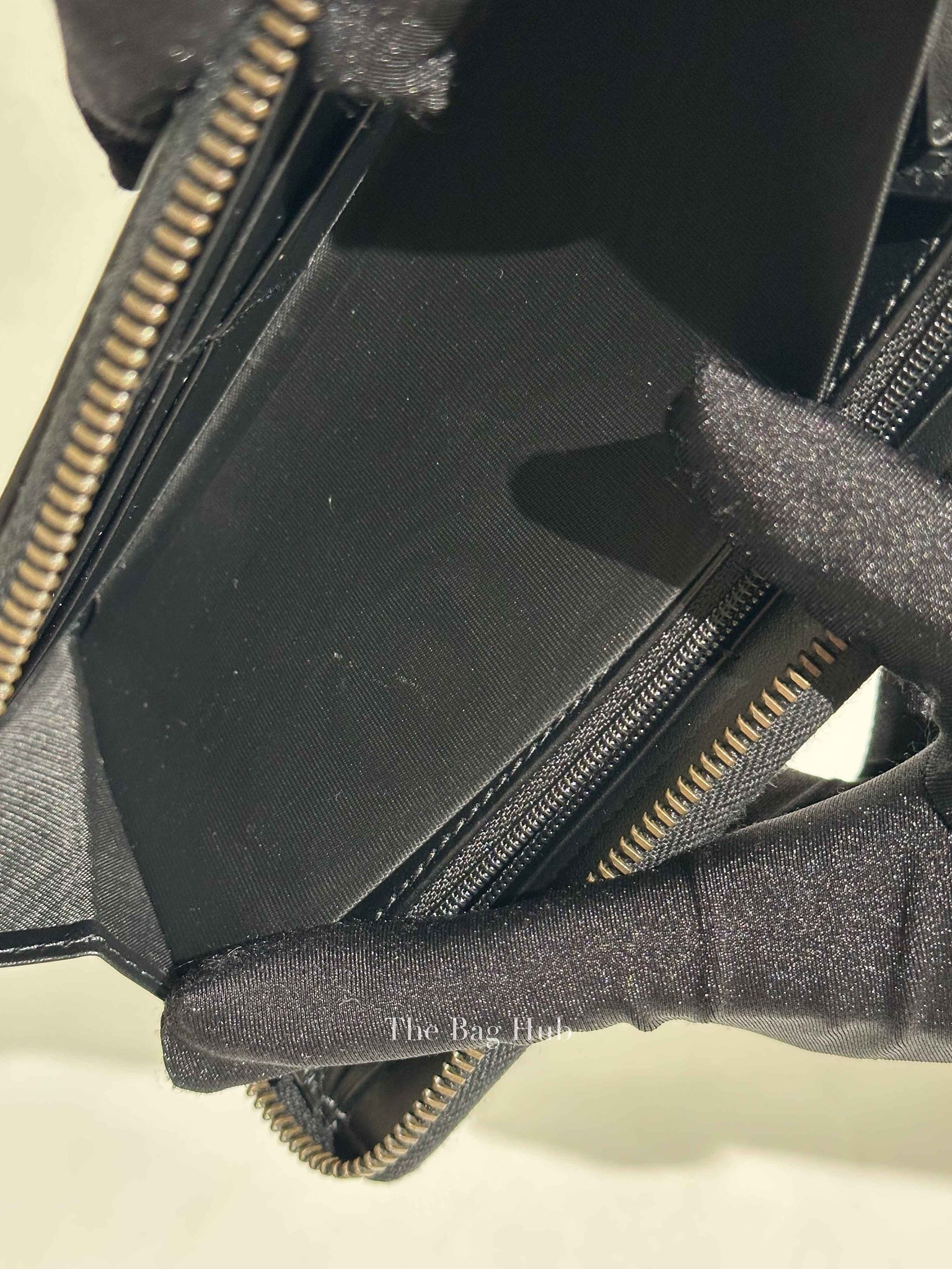 Gucci Black Calfskin Matelasse GG Marmont Zip Around Wallet
