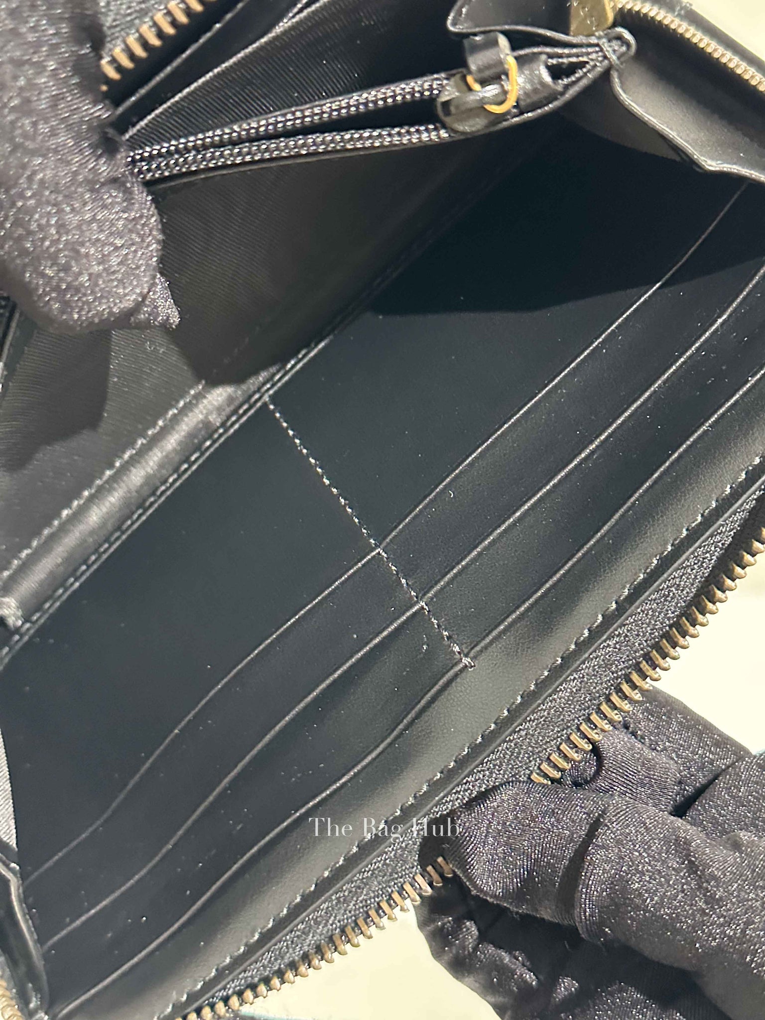 Gucci Black Calfskin Matelasse GG Marmont Zip Around Wallet