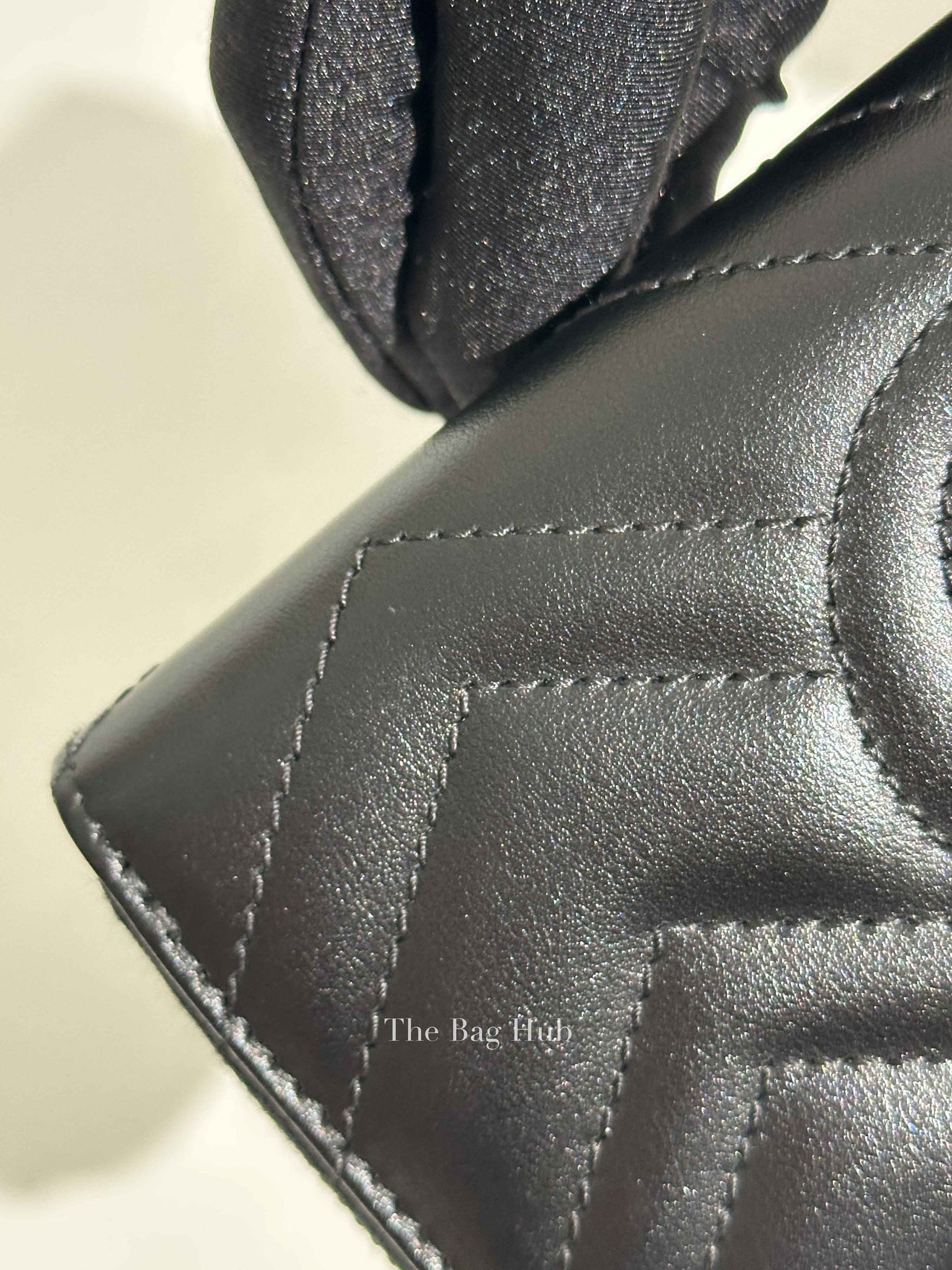 Gucci Black Calfskin Matelasse GG Marmont Zip Around Wallet