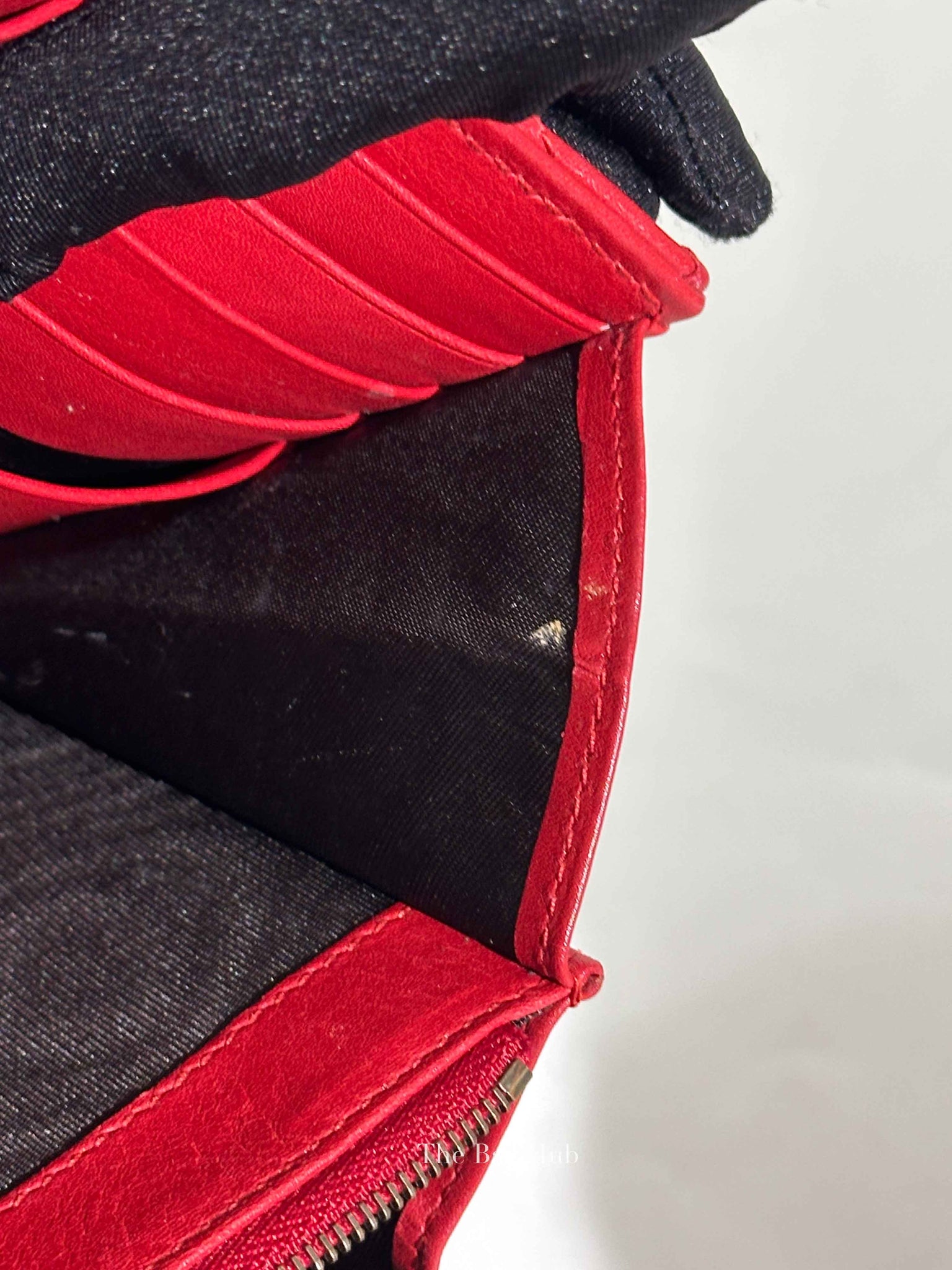 Gucci Red Matelasse Chevron GG Marmont Super Mini Bag