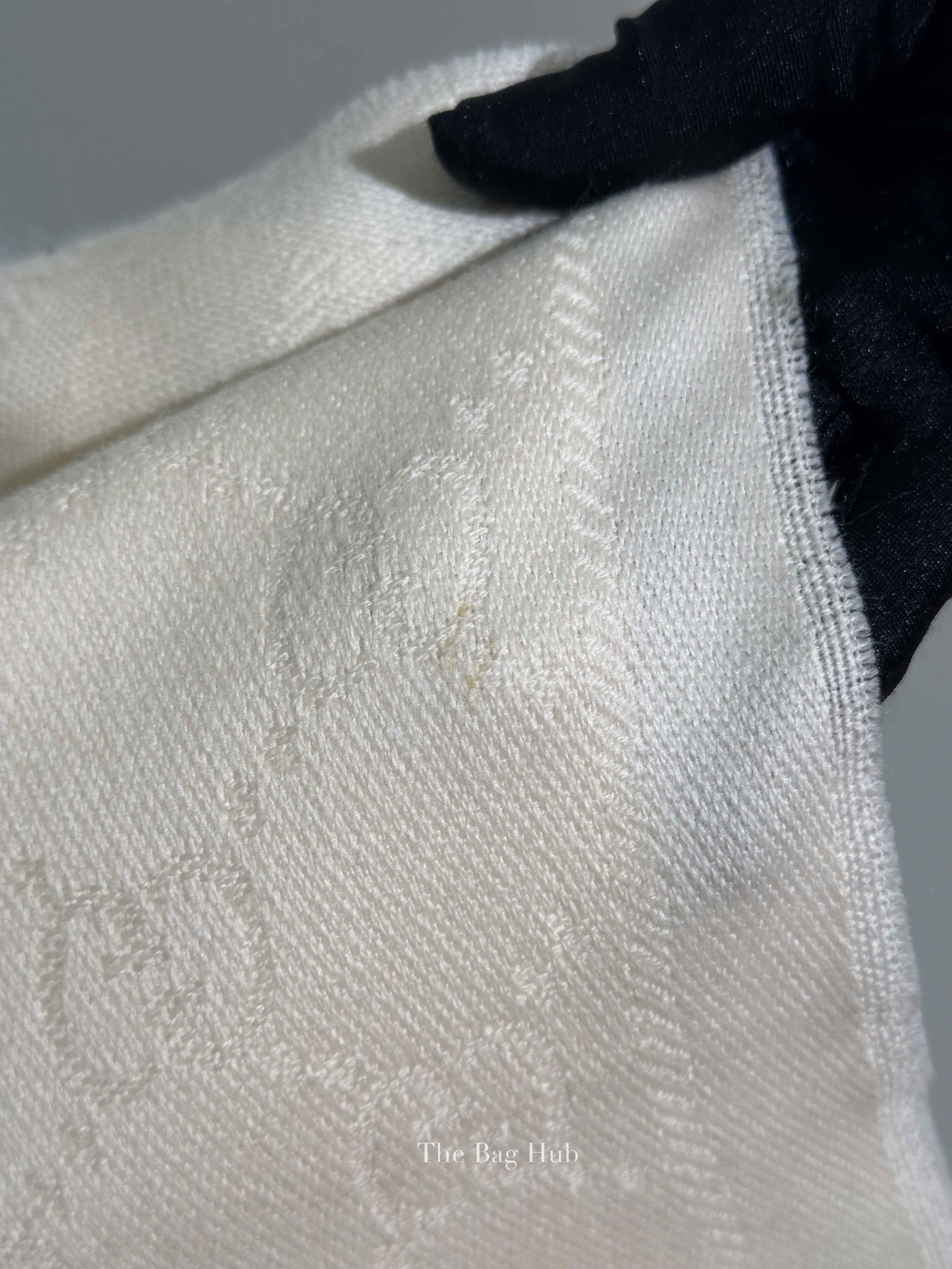 Gucci Ivory Wool GG Jacquard Knitted Scarf