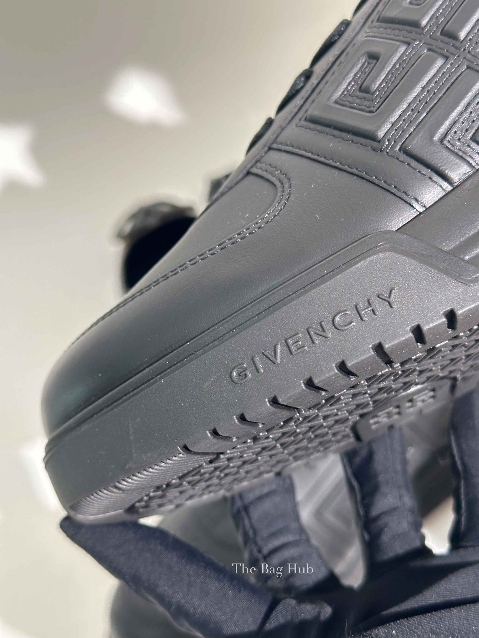 Givenchy Black Leather G4 Low Top Womens Sneakers Size 37