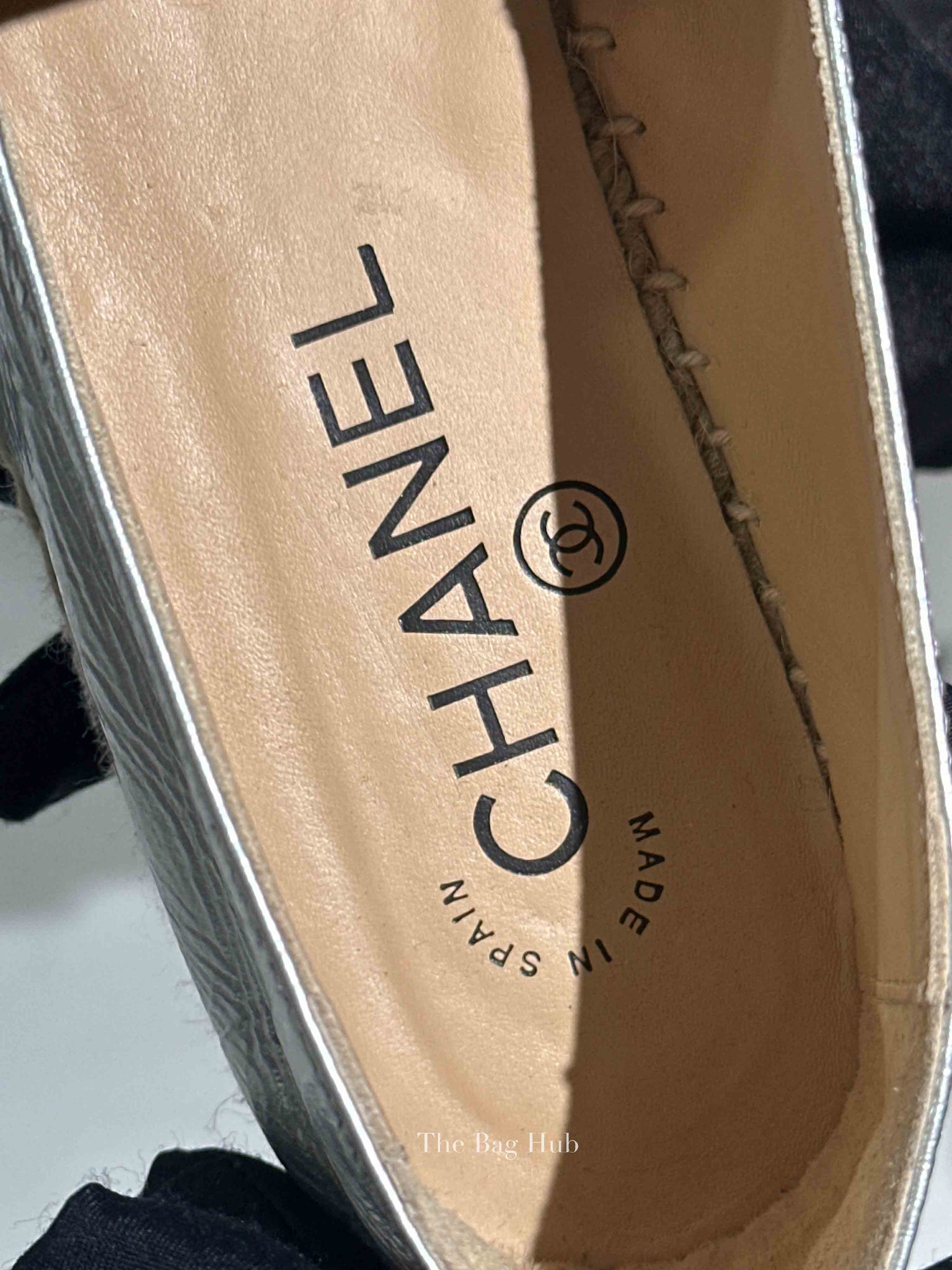 Chanel Silver Black Leather Grosgrain Embroidered CC Espadrilles Size 37