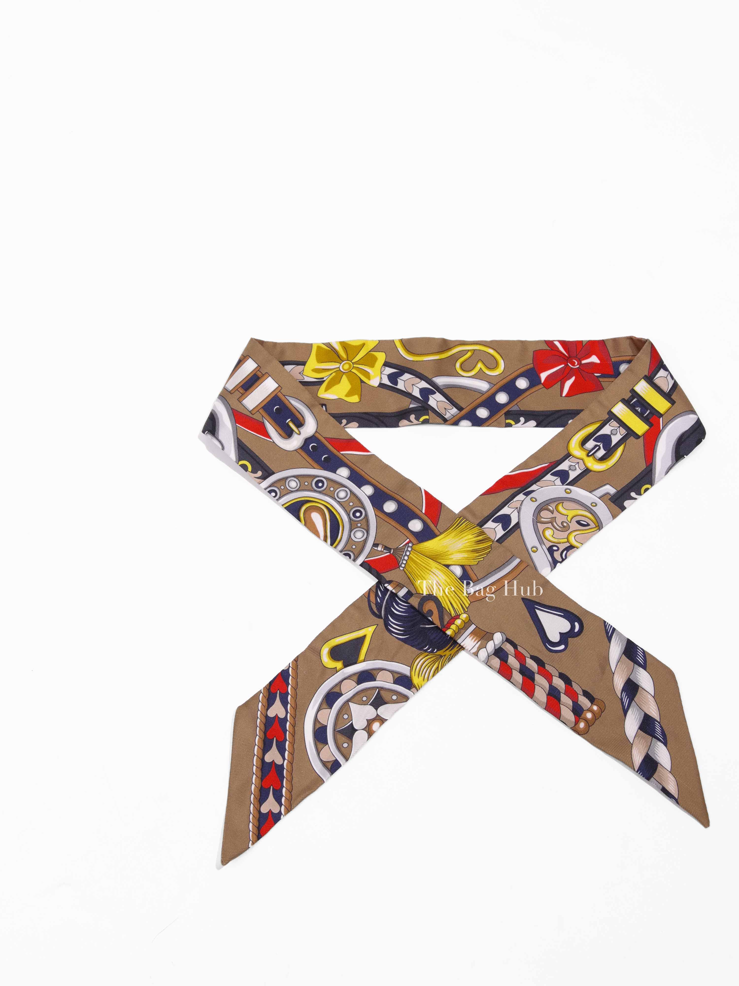 Hermes Beige Foncé/Roug/Anthracite Silk Harnais De Coeur