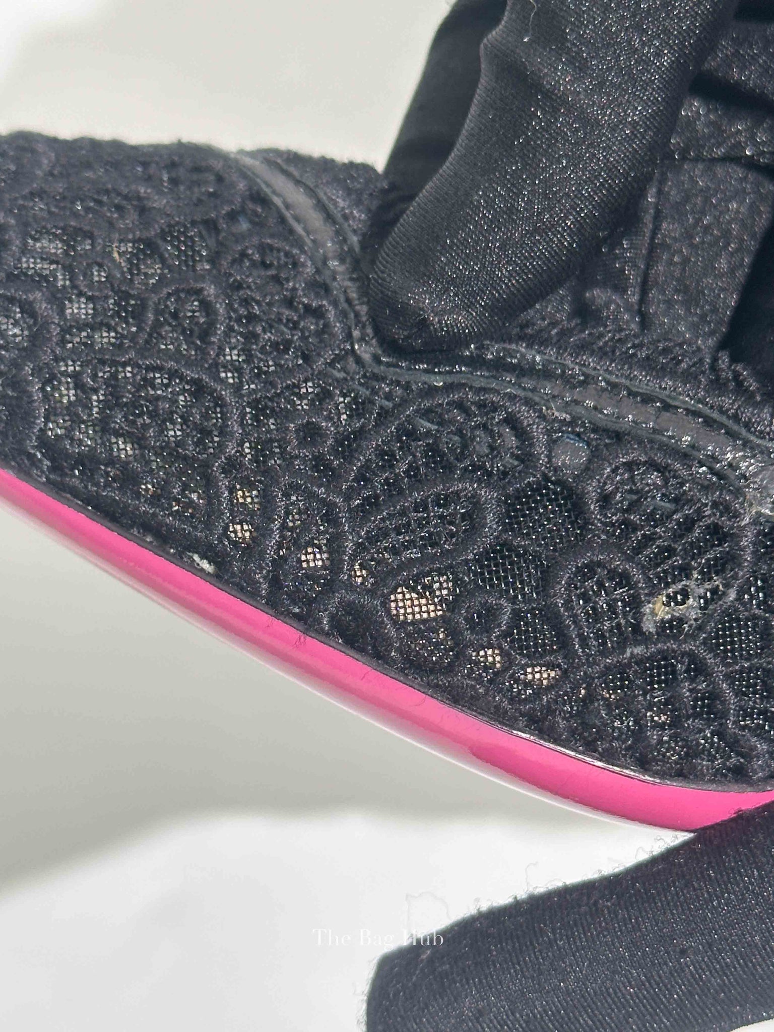 Gucci Black Lace Virginia Mary Jane Pumps Size 38.5