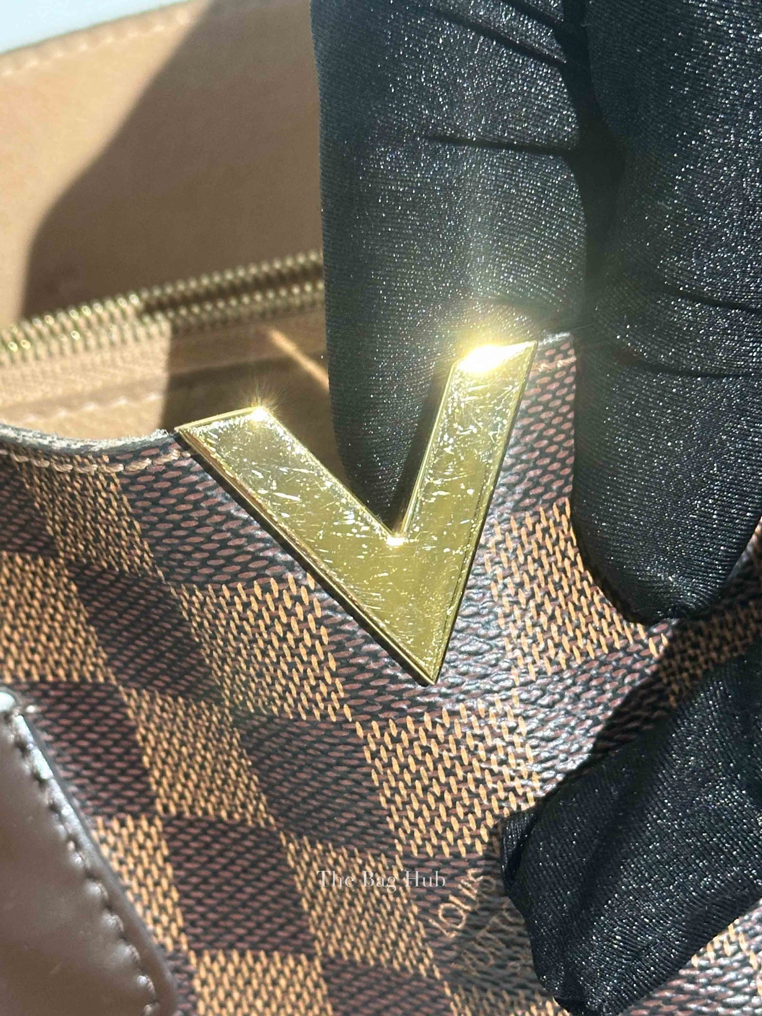 Louis Vuitton Damier Ebene Canvas Kensington Bag