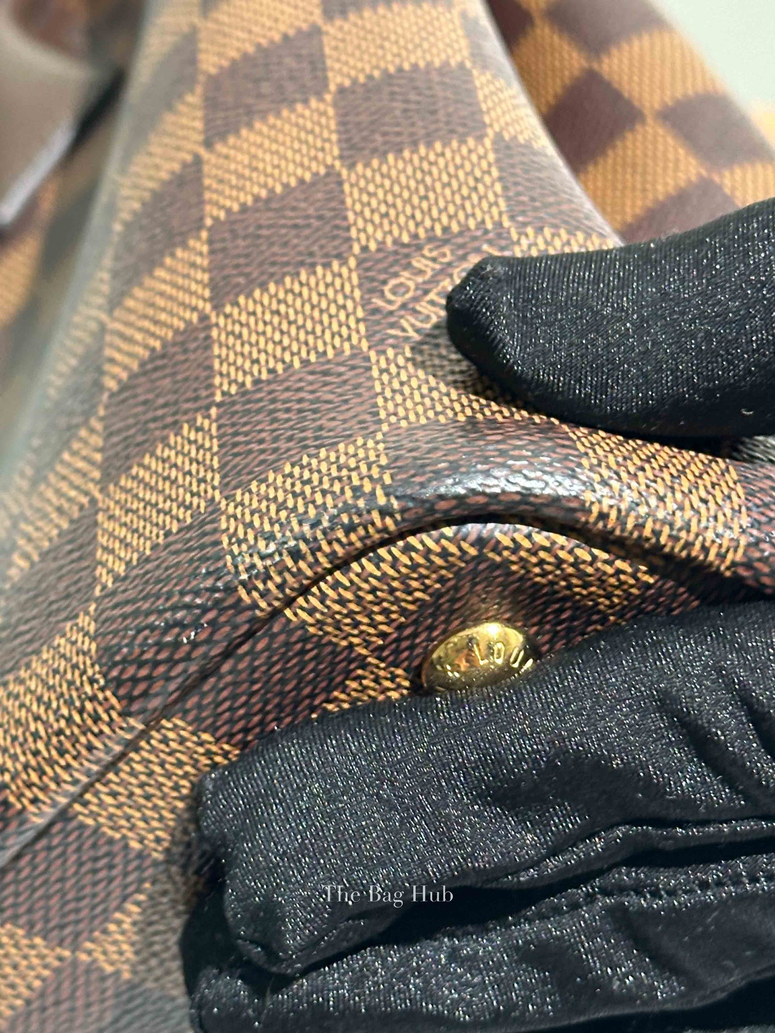 Louis Vuitton Damier Ebene Canvas Kensington Bag