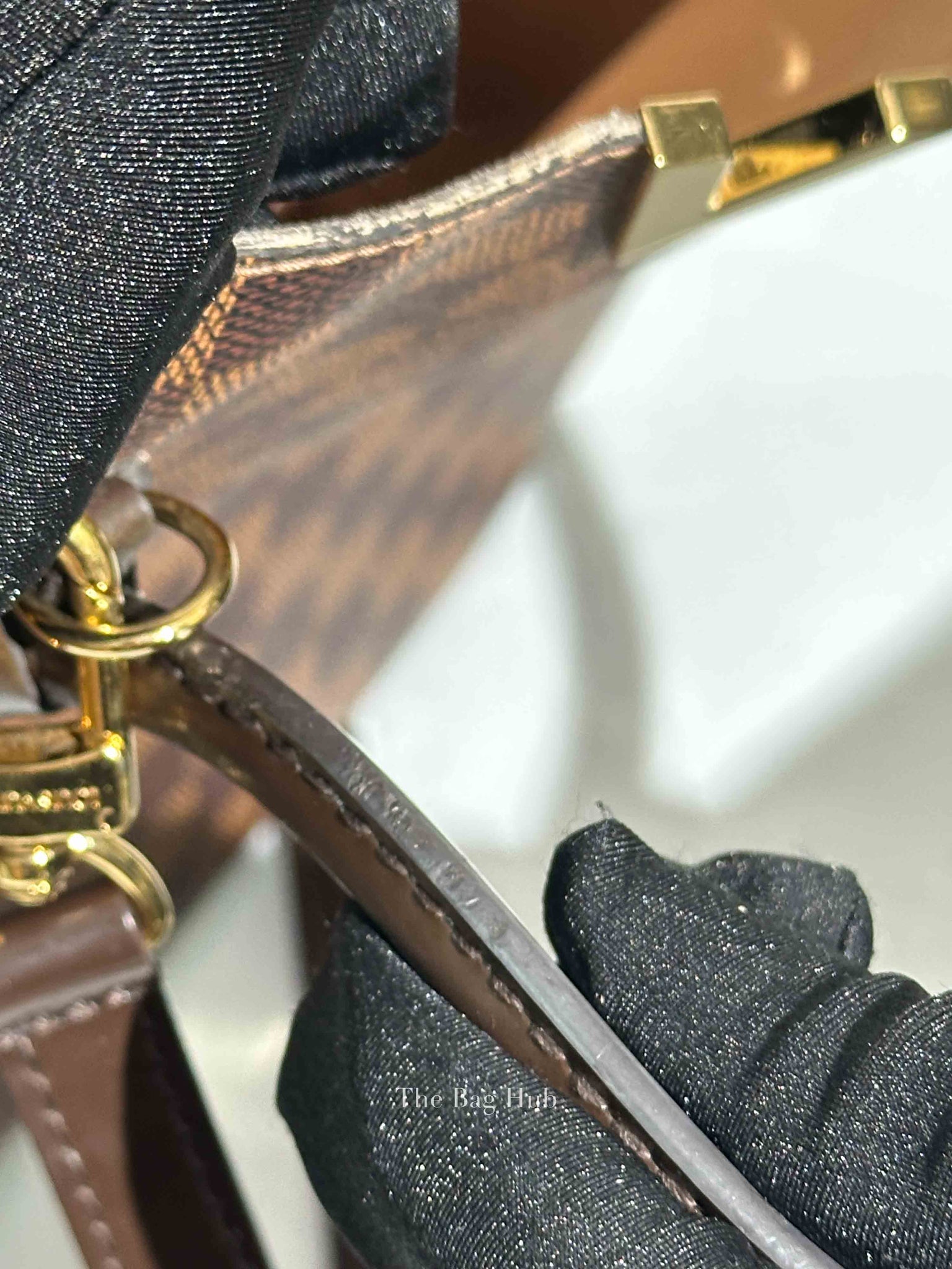 Louis Vuitton Damier Ebene Canvas Kensington Bag