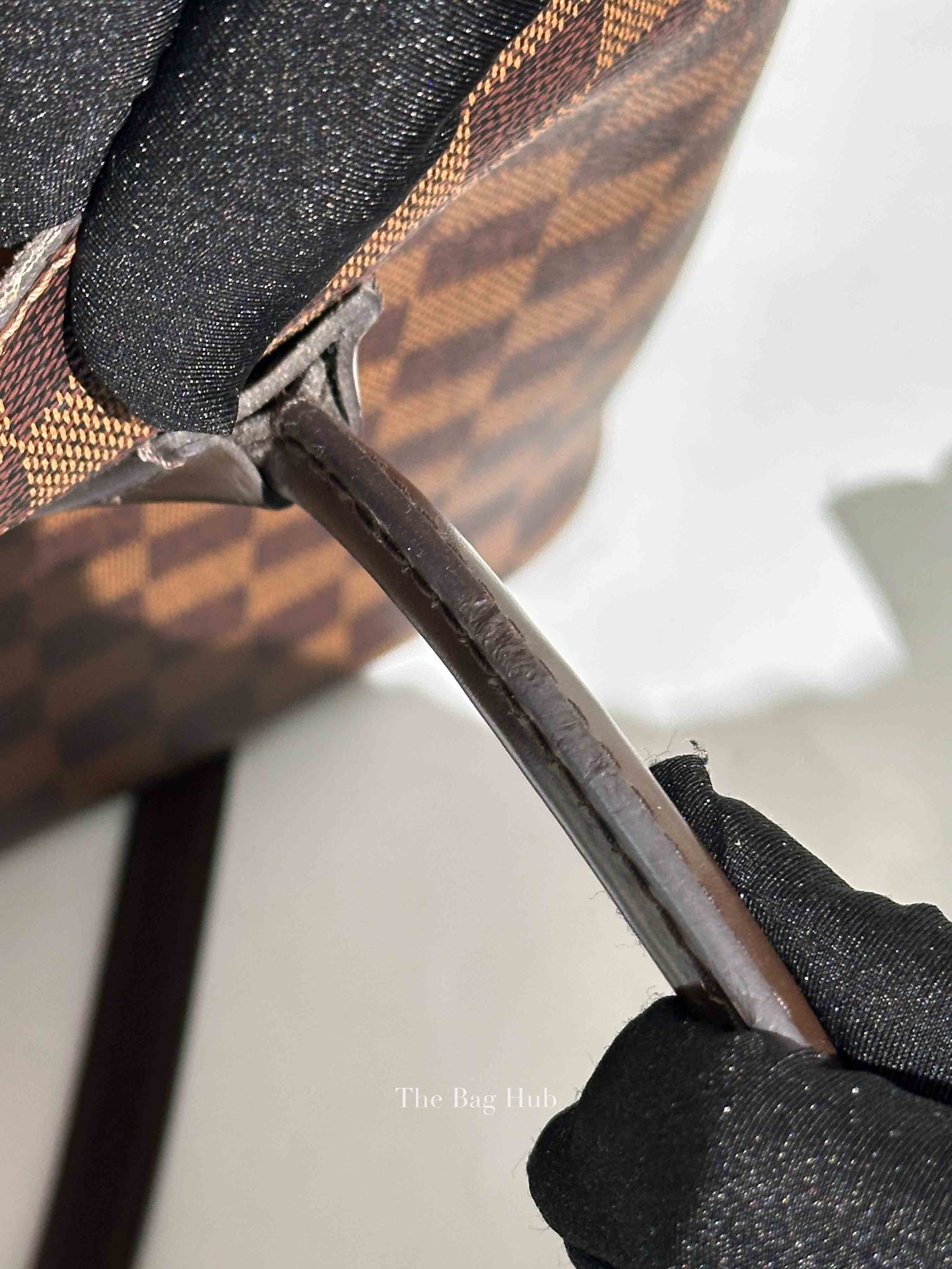Louis Vuitton Damier Ebene Canvas Kensington Bag