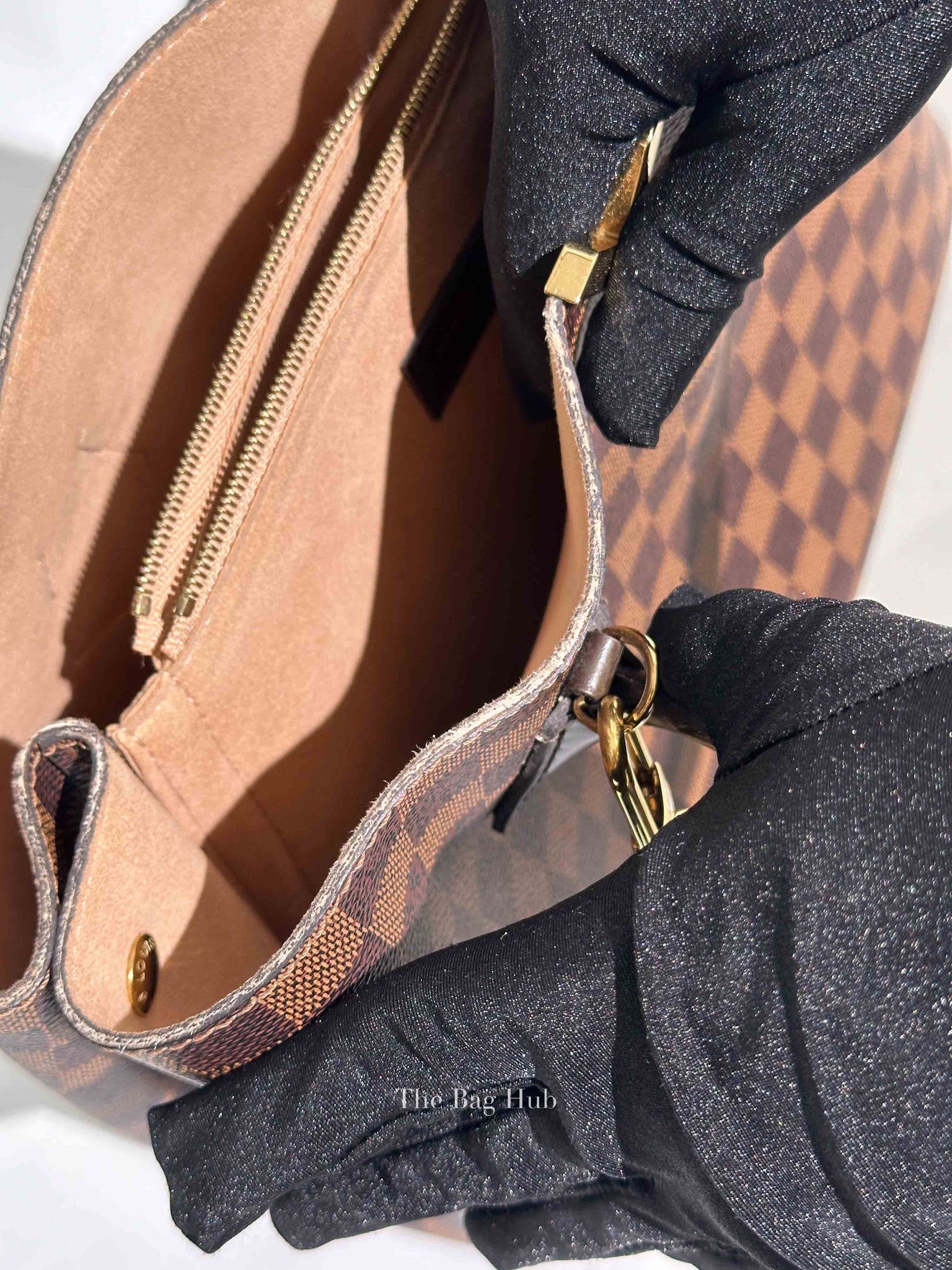 Louis Vuitton Damier Ebene Canvas Kensington Bag