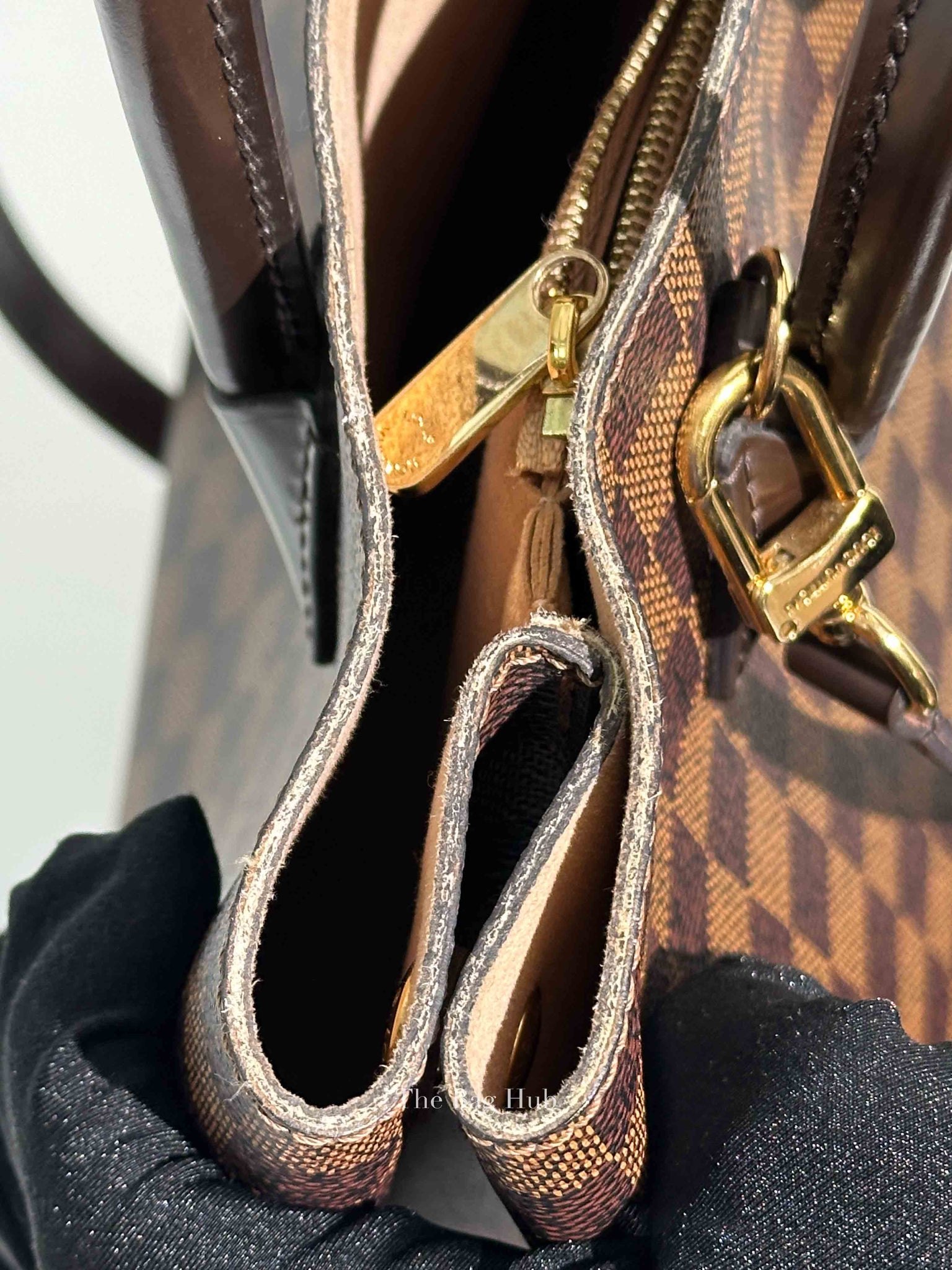 Louis Vuitton Damier Ebene Canvas Kensington Bag