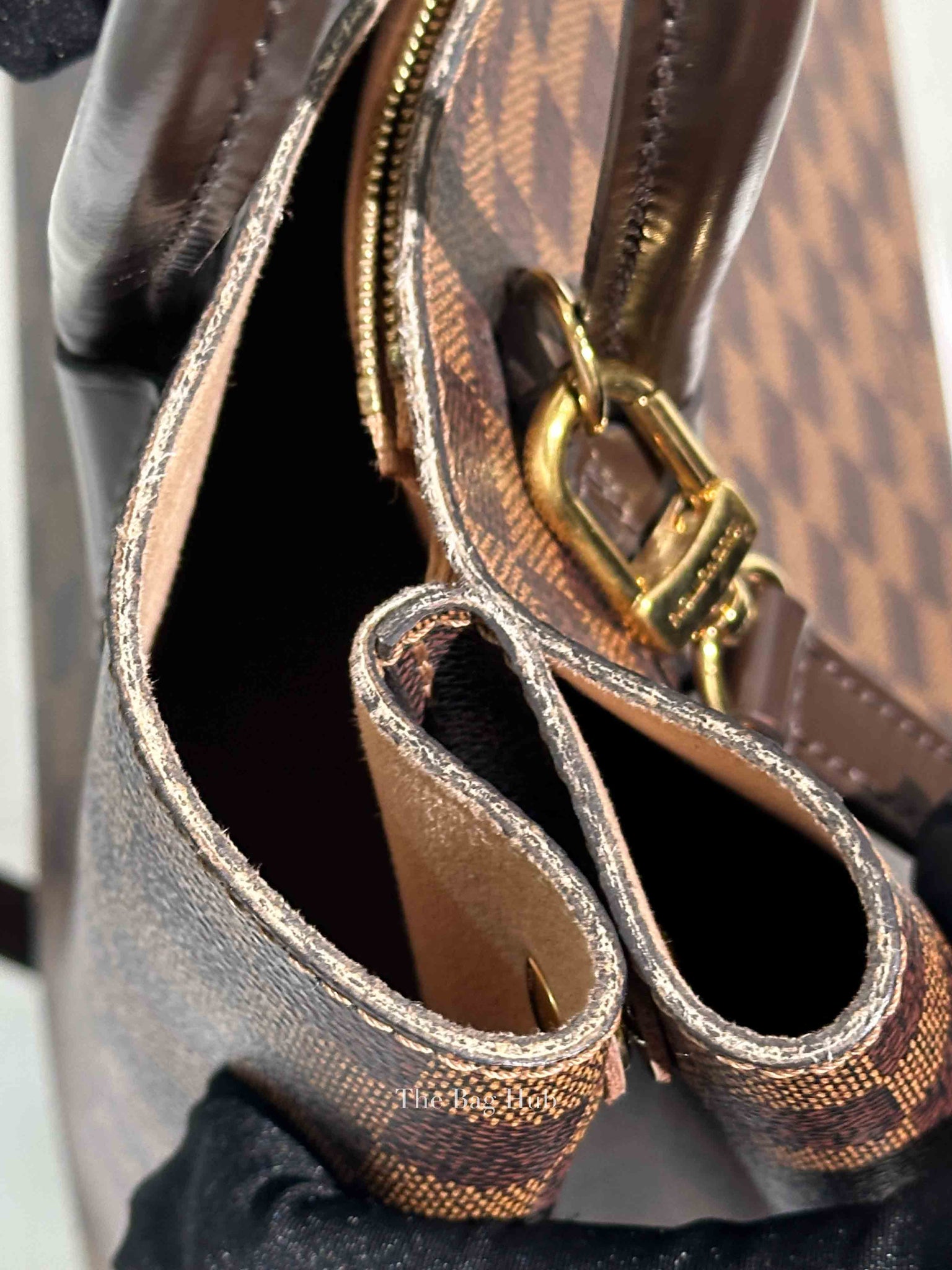 Louis Vuitton Damier Ebene Canvas Kensington Bag