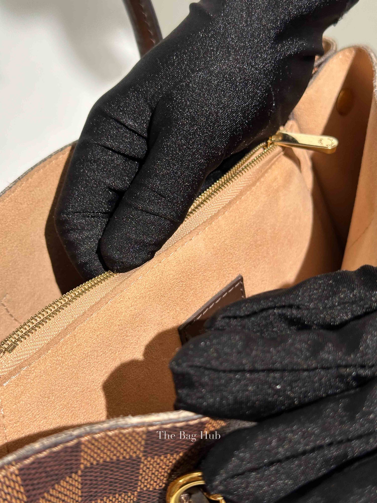 Louis Vuitton Damier Ebene Canvas Kensington Bag