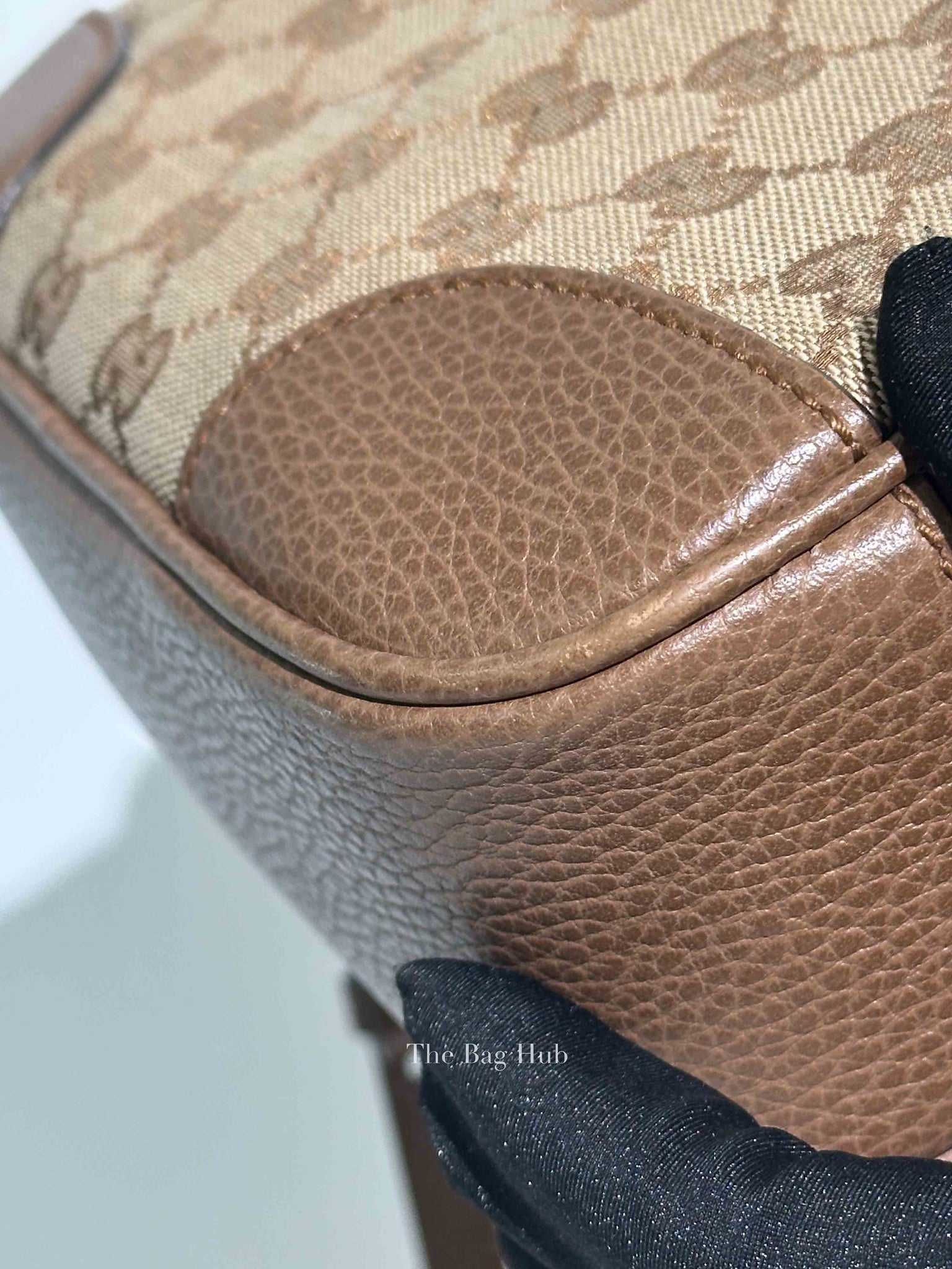 Gucci Beige Tabacco Monogram Mini Bree Messenger Bag