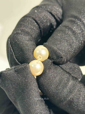 Chanel White/Silver/Black Pearl Long Necklace