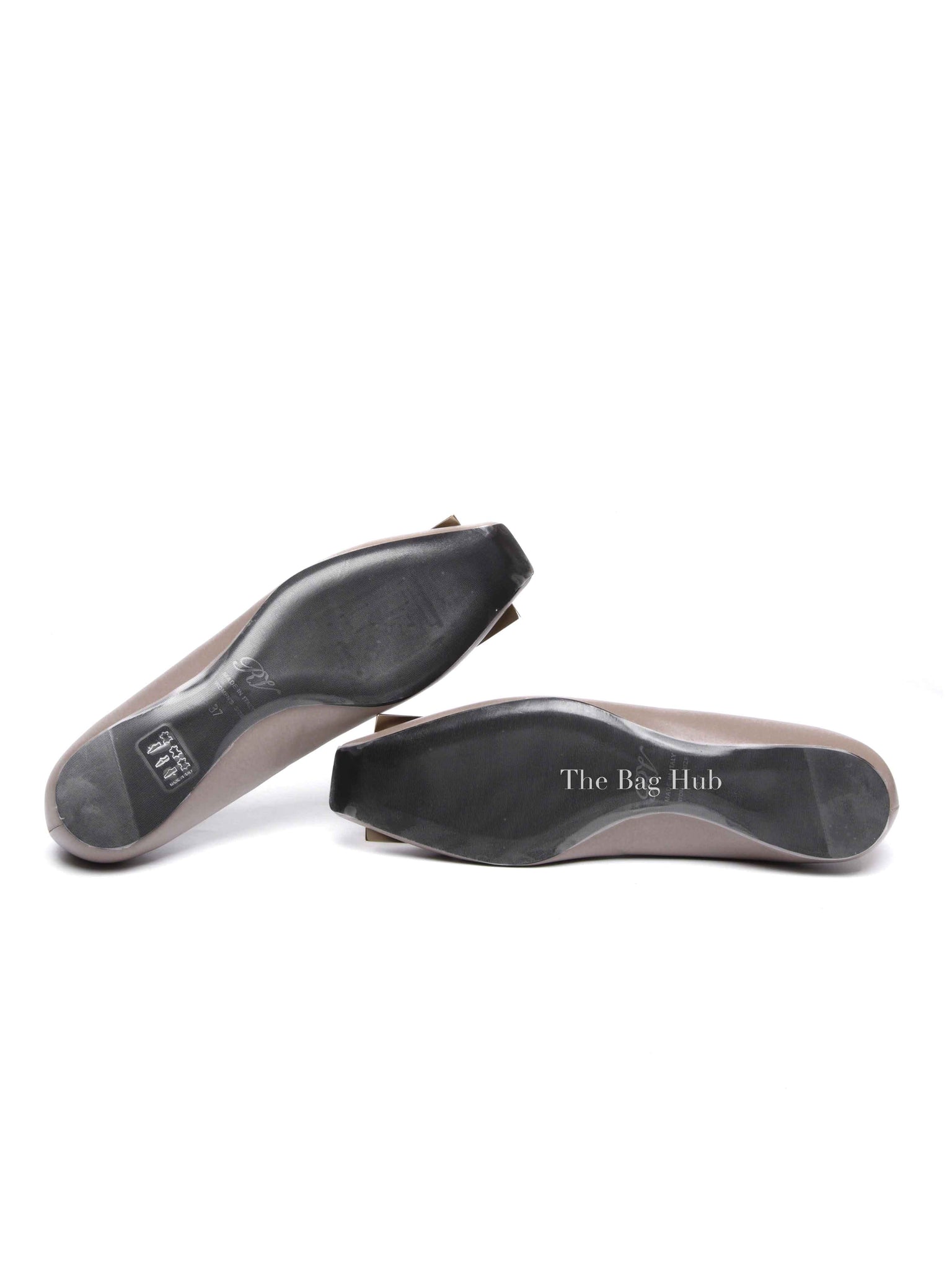 Roger Vivier Beige Leather Trompette Ballerinas Size 37