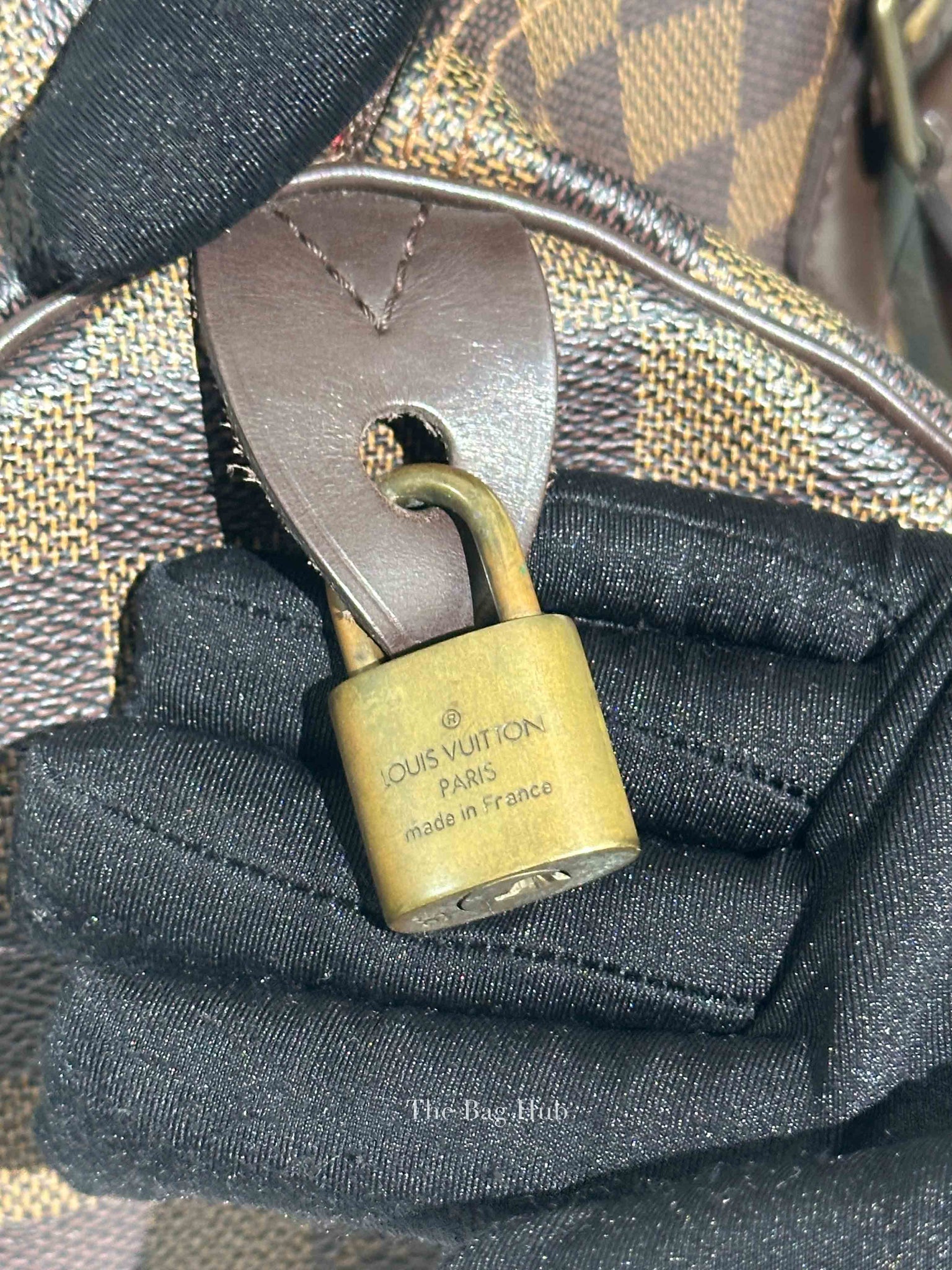 Louis Vuitton Damier Ebene Canvas Speedy 30 Handbag