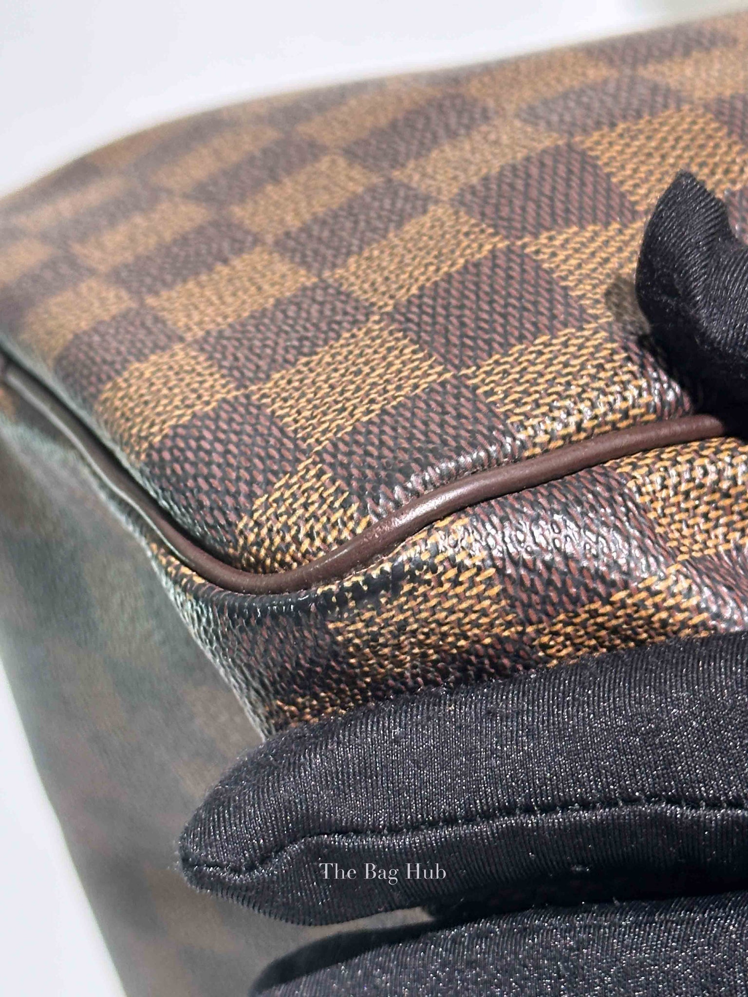 Louis Vuitton Damier Ebene Canvas Speedy 30 Handbag