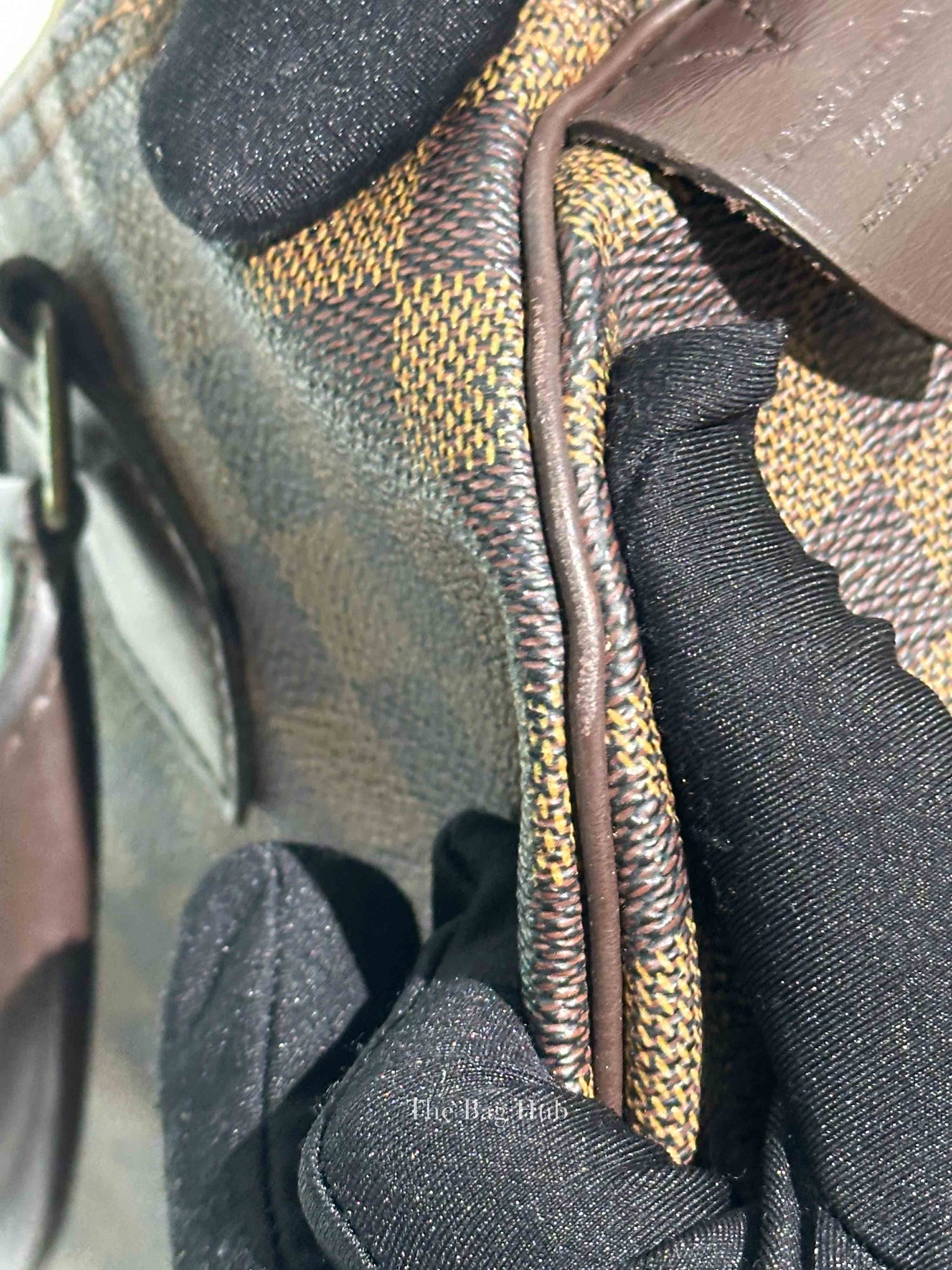 Louis Vuitton Damier Ebene Canvas Speedy 30 Handbag