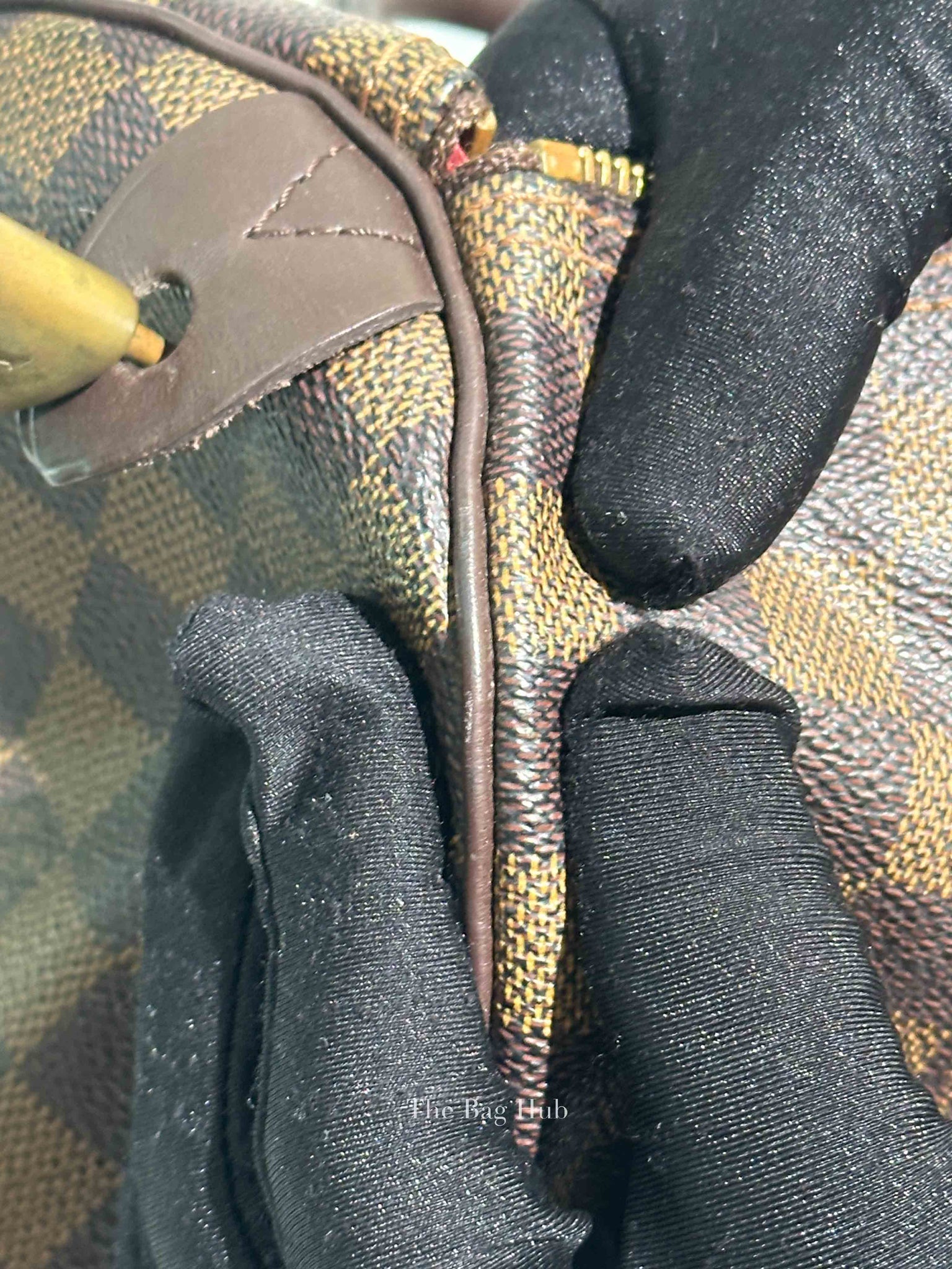 Louis Vuitton Damier Ebene Canvas Speedy 30 Handbag