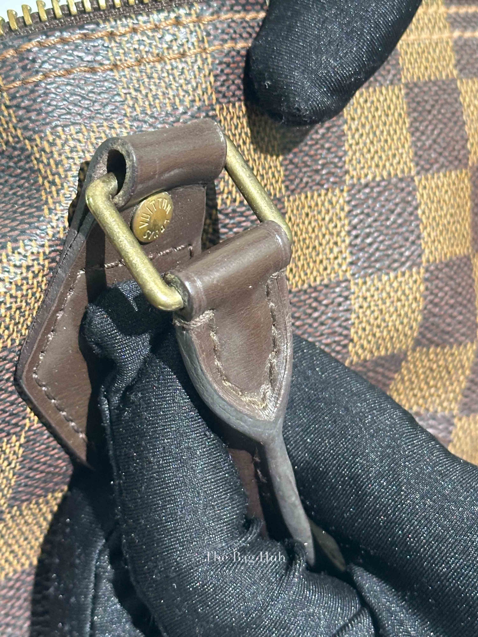 Louis Vuitton Damier Ebene Canvas Speedy 30 Handbag