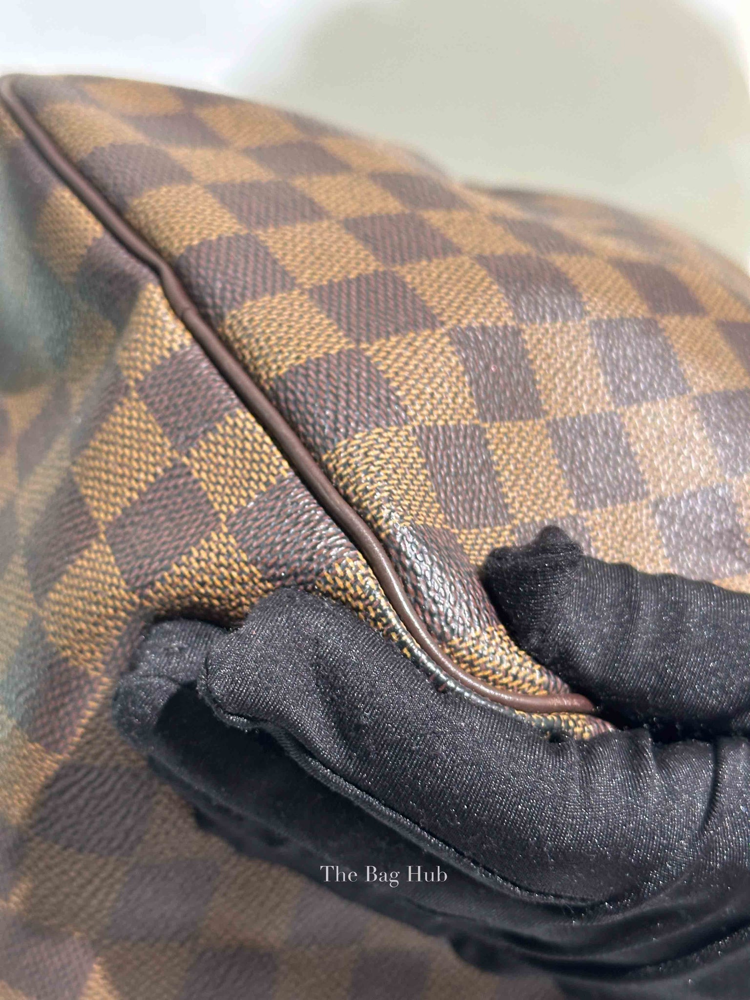 Louis Vuitton Damier Ebene Canvas Speedy 30 Handbag
