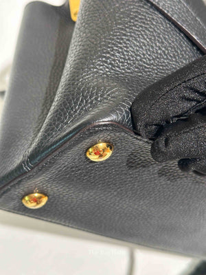 Louis Vuitton Noir Capucines MM Shoulder Bag