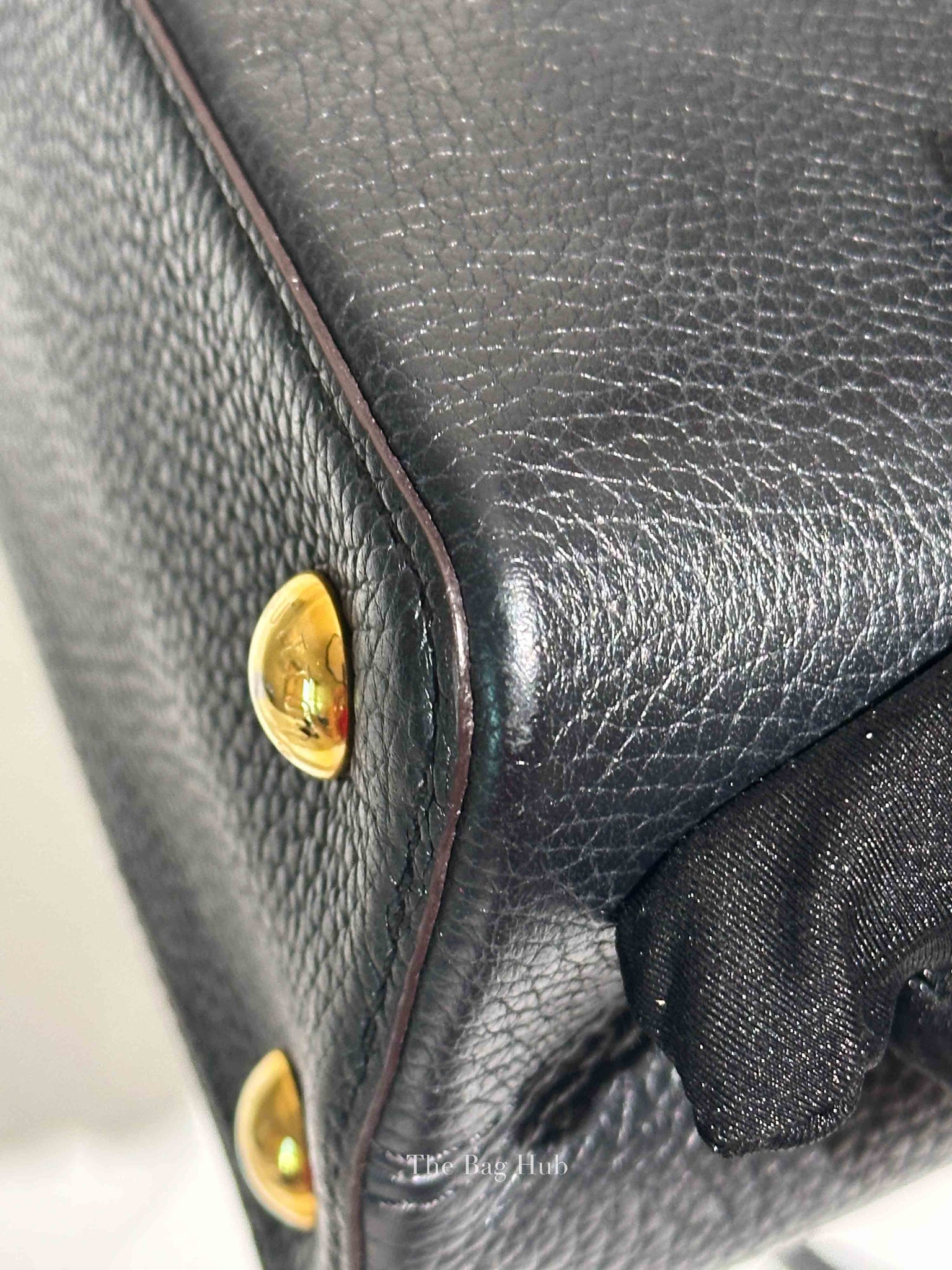 Louis Vuitton Noir Capucines MM Shoulder Bag