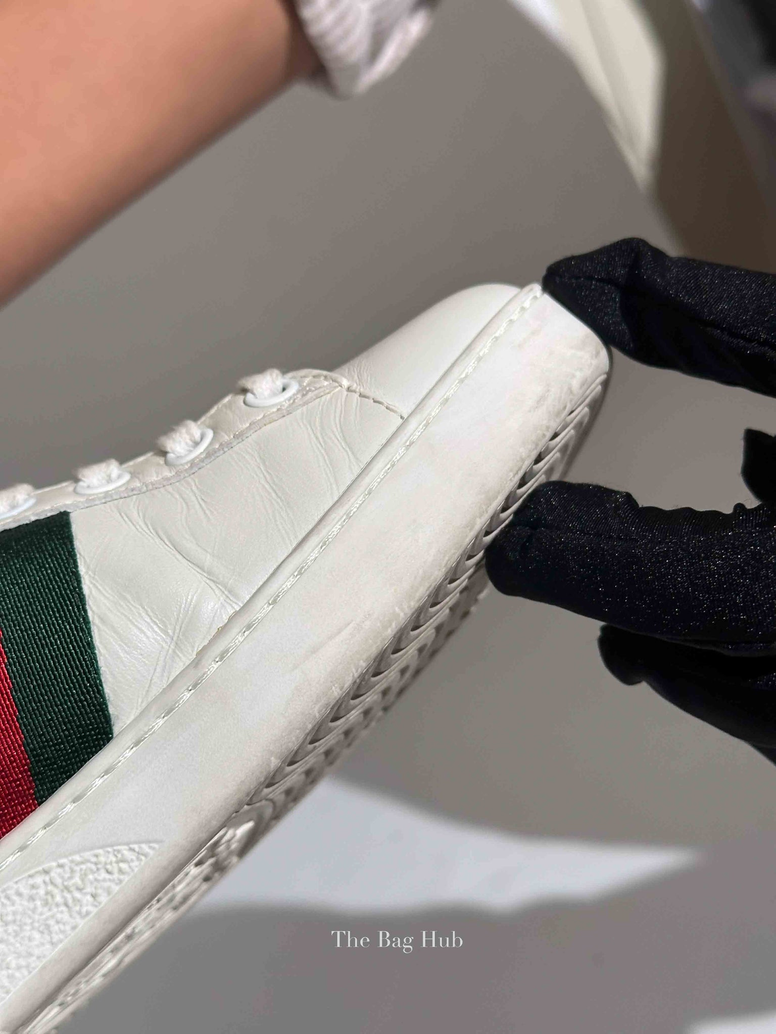 Gucci White Calfskin Floral Embroidered Women's Web Ace Sneakers Size 35
