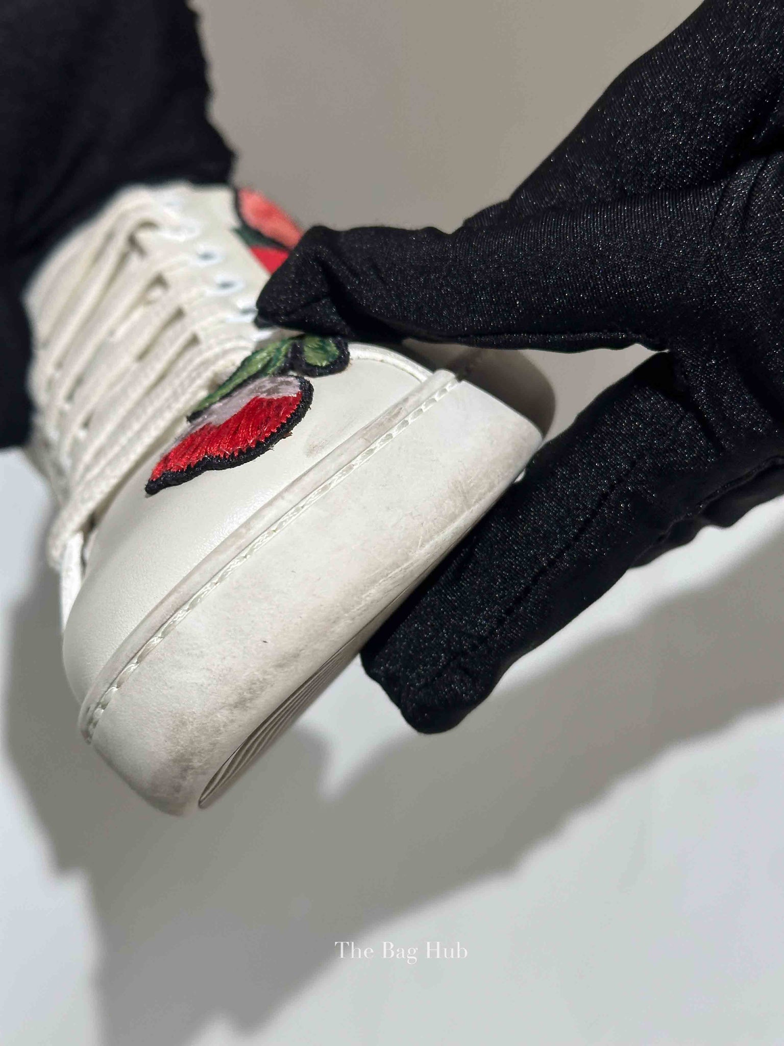 Gucci White Calfskin Floral Embroidered Women's Web Ace Sneakers Size 35