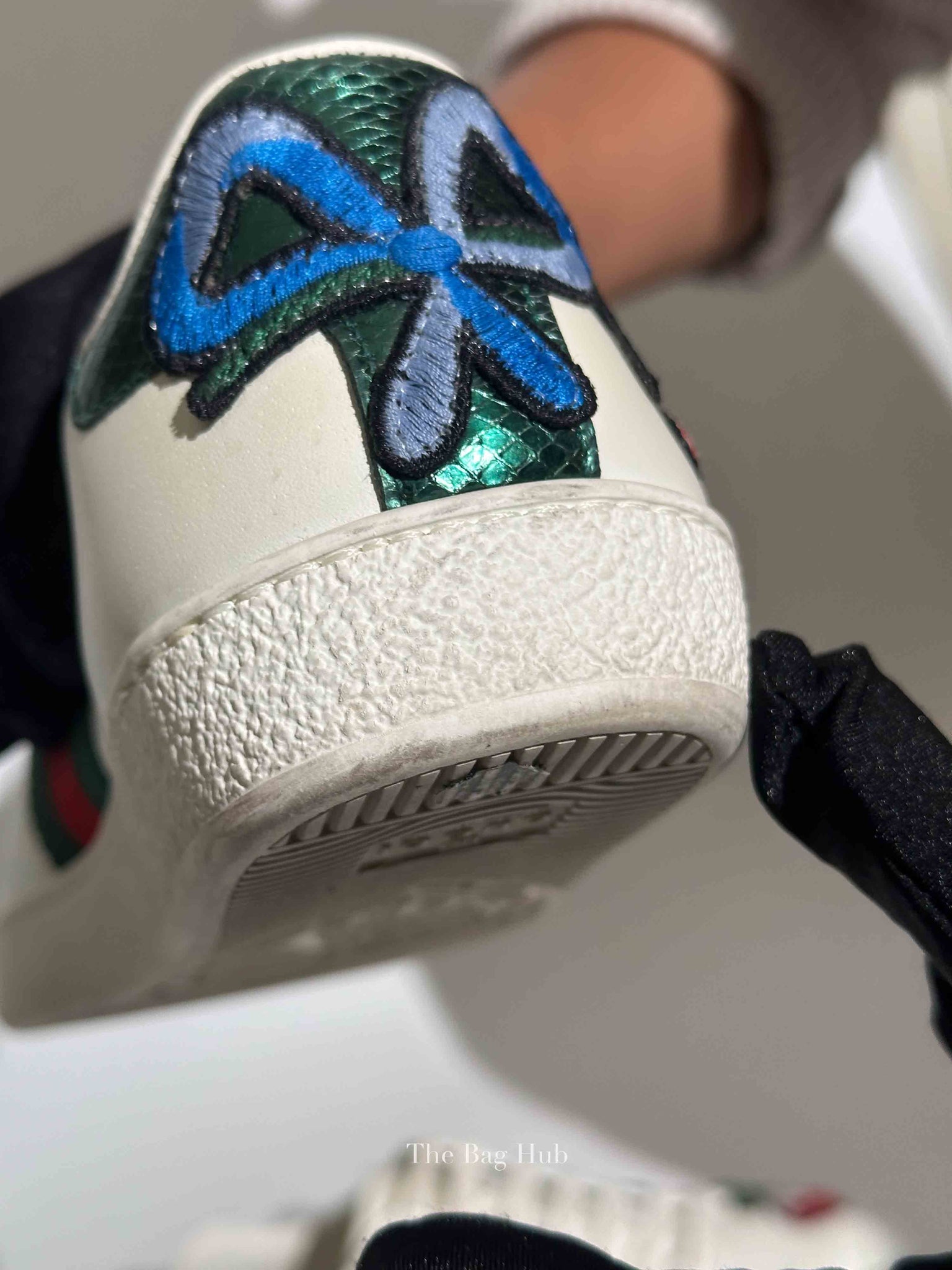 Gucci White Calfskin Floral Embroidered Women's Web Ace Sneakers Size 35