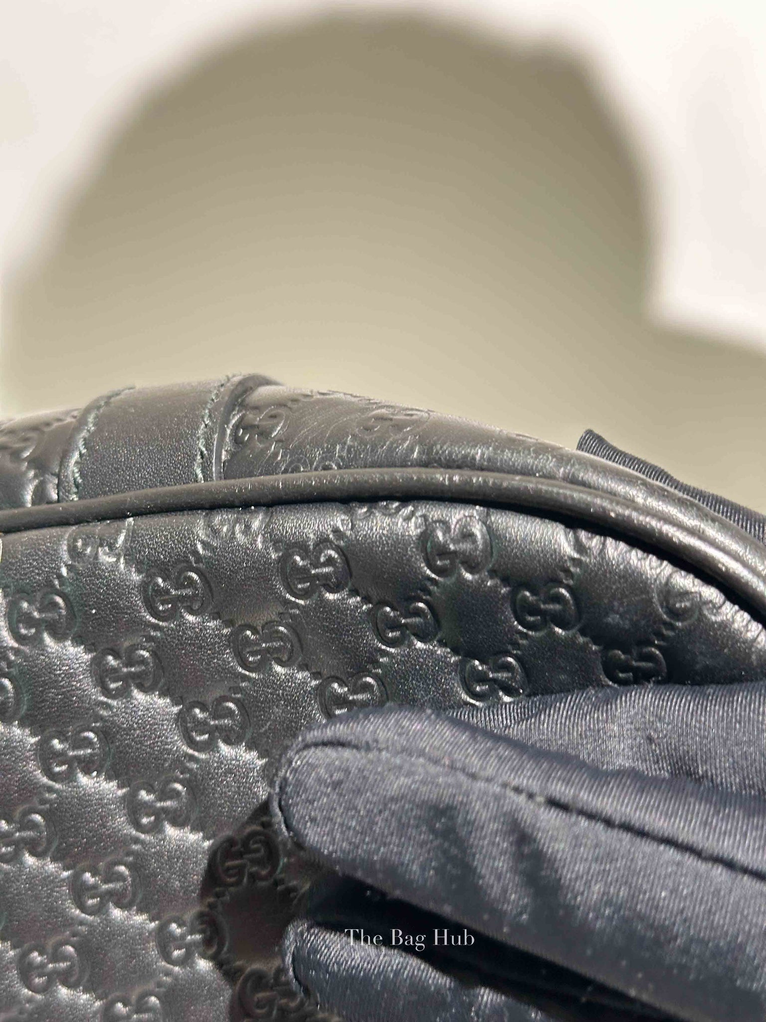 Gucci Black Micro Guccissima Leather Medium Dome Crossbody Bag