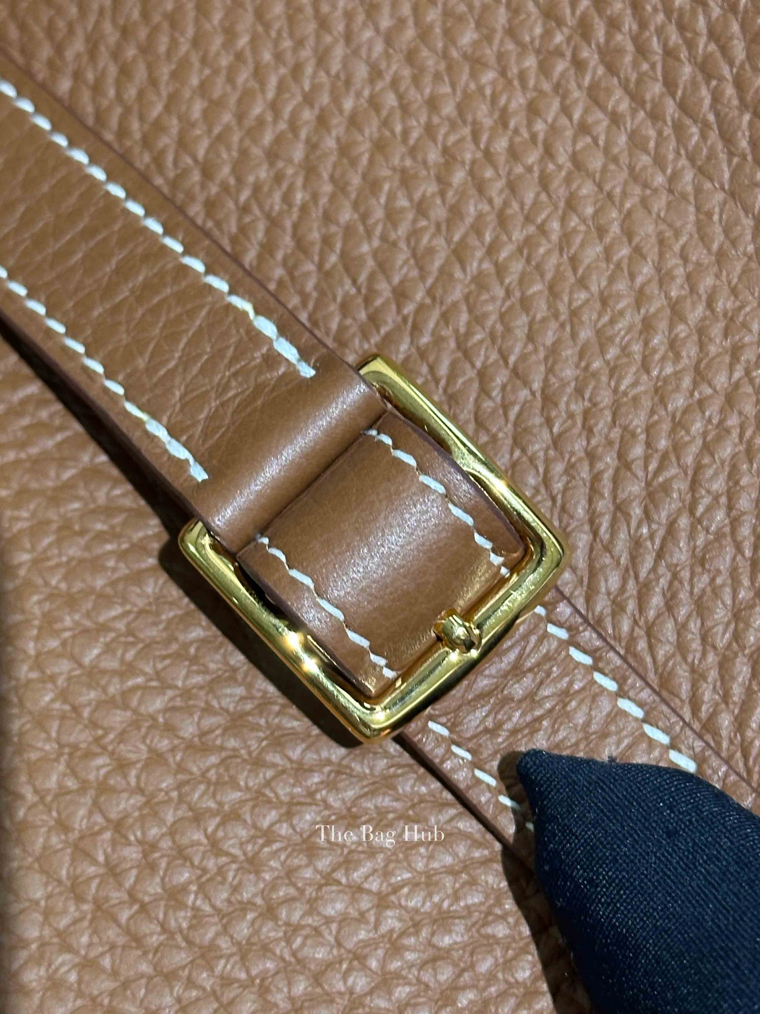 Hermes Gold Taurillon Clemence Halzan 25 Shoulder Bag
