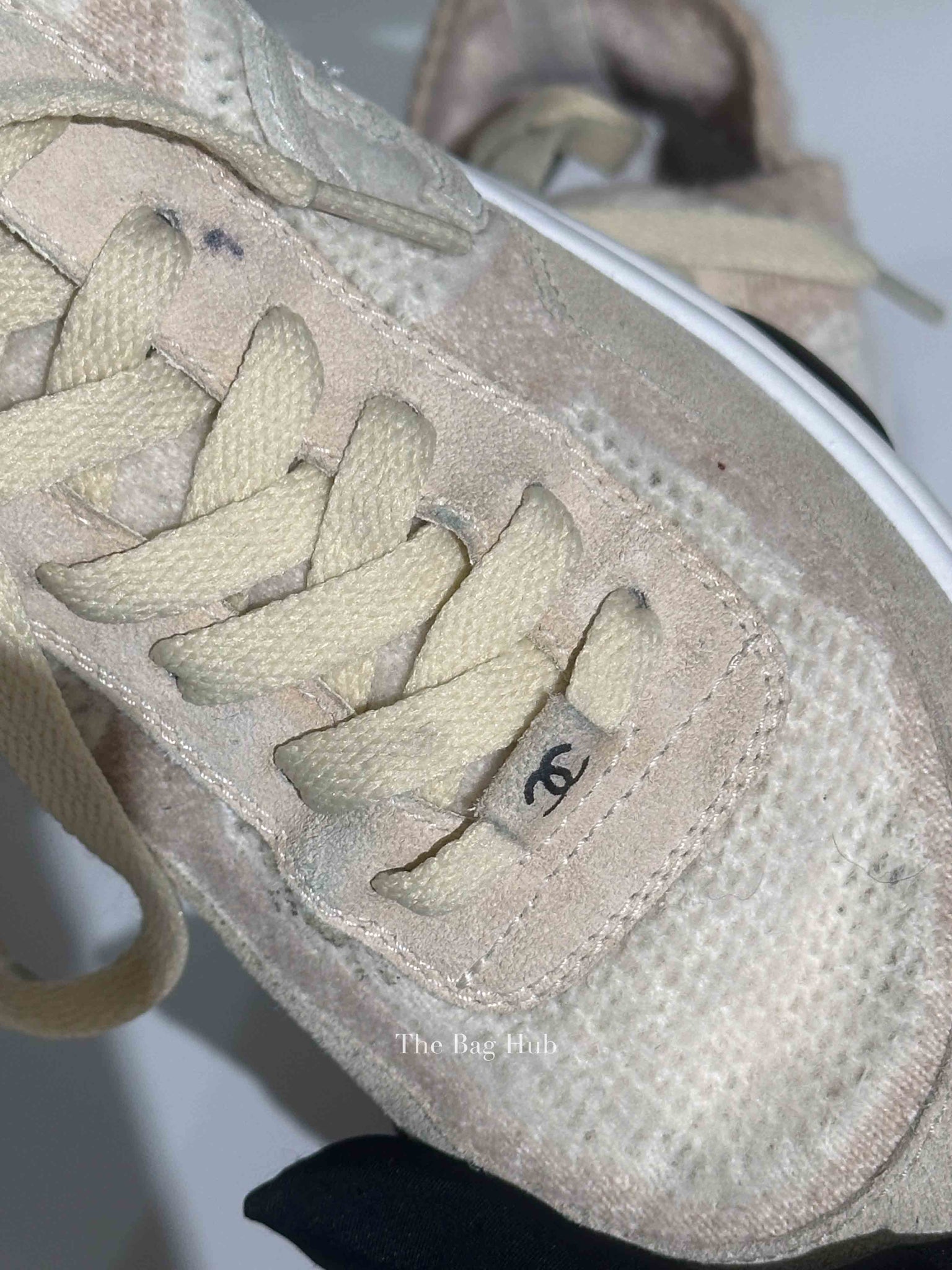 Chanel Grey/Beige Suede and Knit Fabric CC Low Top Sneakers Size 37.5