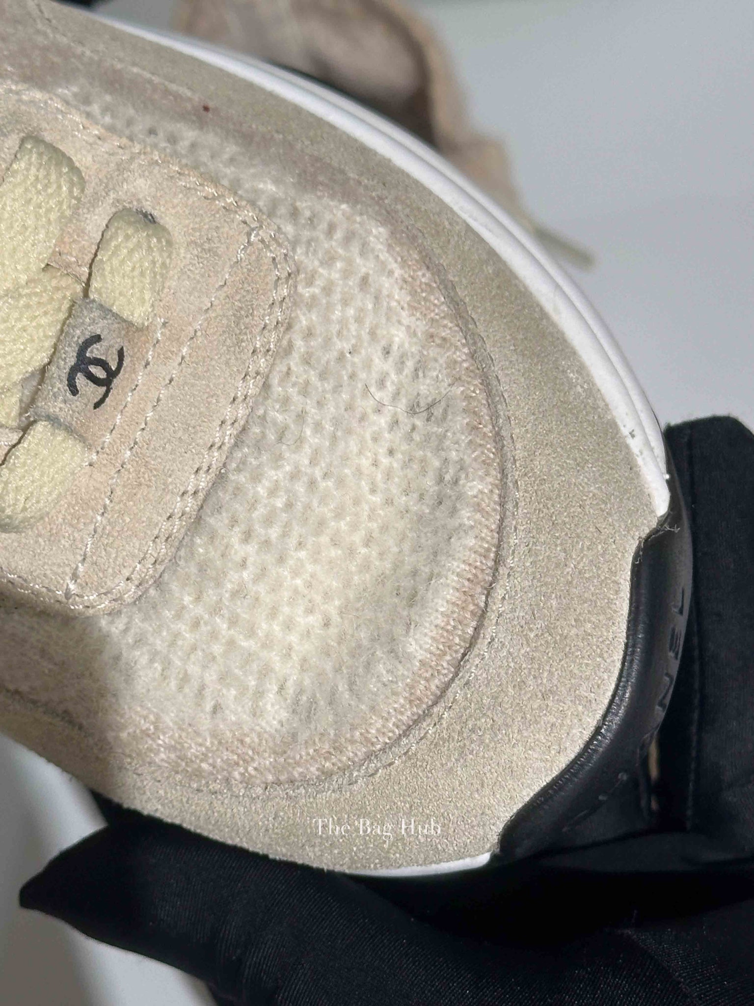 Chanel Grey/Beige Suede and Knit Fabric CC Low Top Sneakers Size 37.5