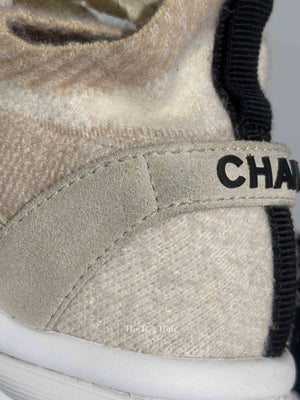 Chanel Grey/Beige Suede and Knit Fabric CC Low Top Sneakers Size 37.5