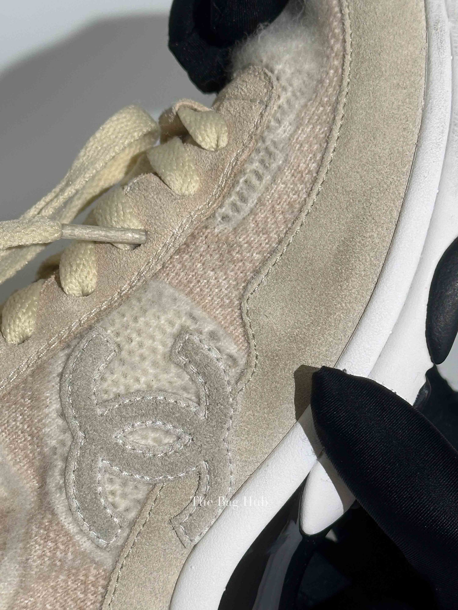 Chanel Grey/Beige Suede and Knit Fabric CC Low Top Sneakers Size 37.5