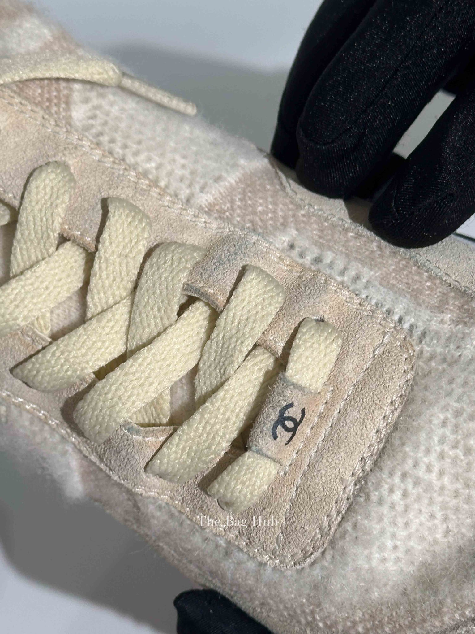 Chanel Grey/Beige Suede and Knit Fabric CC Low Top Sneakers Size 37.5