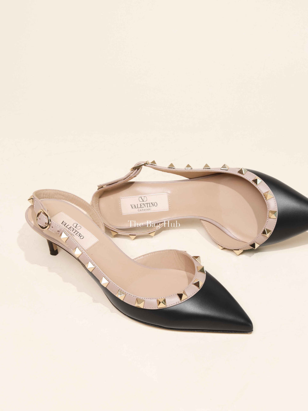Valentino Garavani Black/Beige Rockstud Slingback Pumps Size 35.5