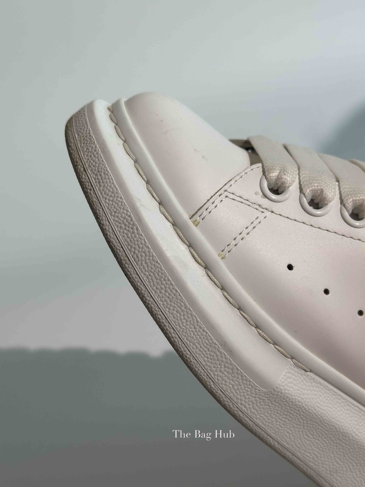 Alexander McQueen White/Silver Leather Oversized Sneakers Size 35