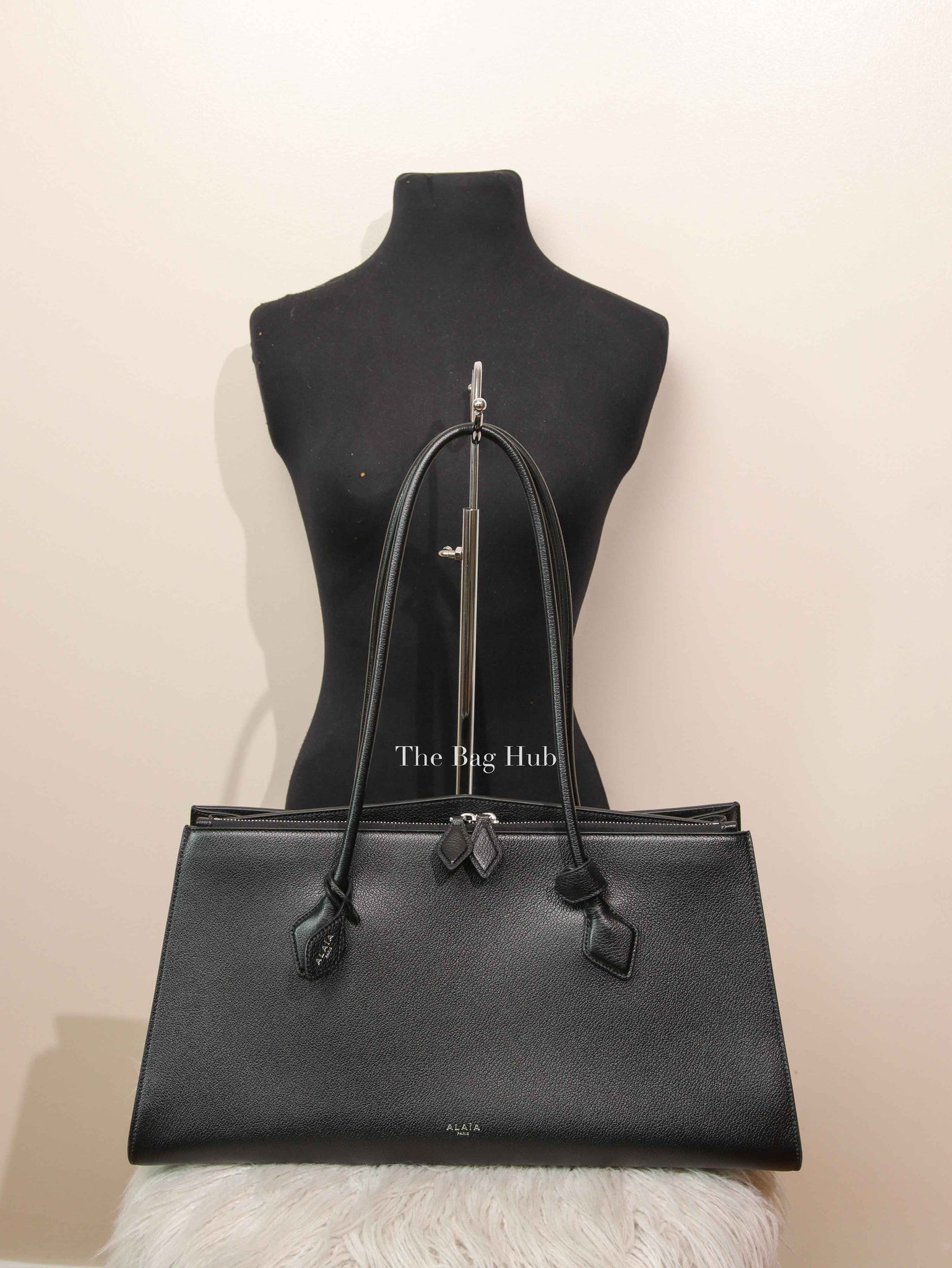 Alaia Black Shiny Grained Leather Le Teckel Tote Bag