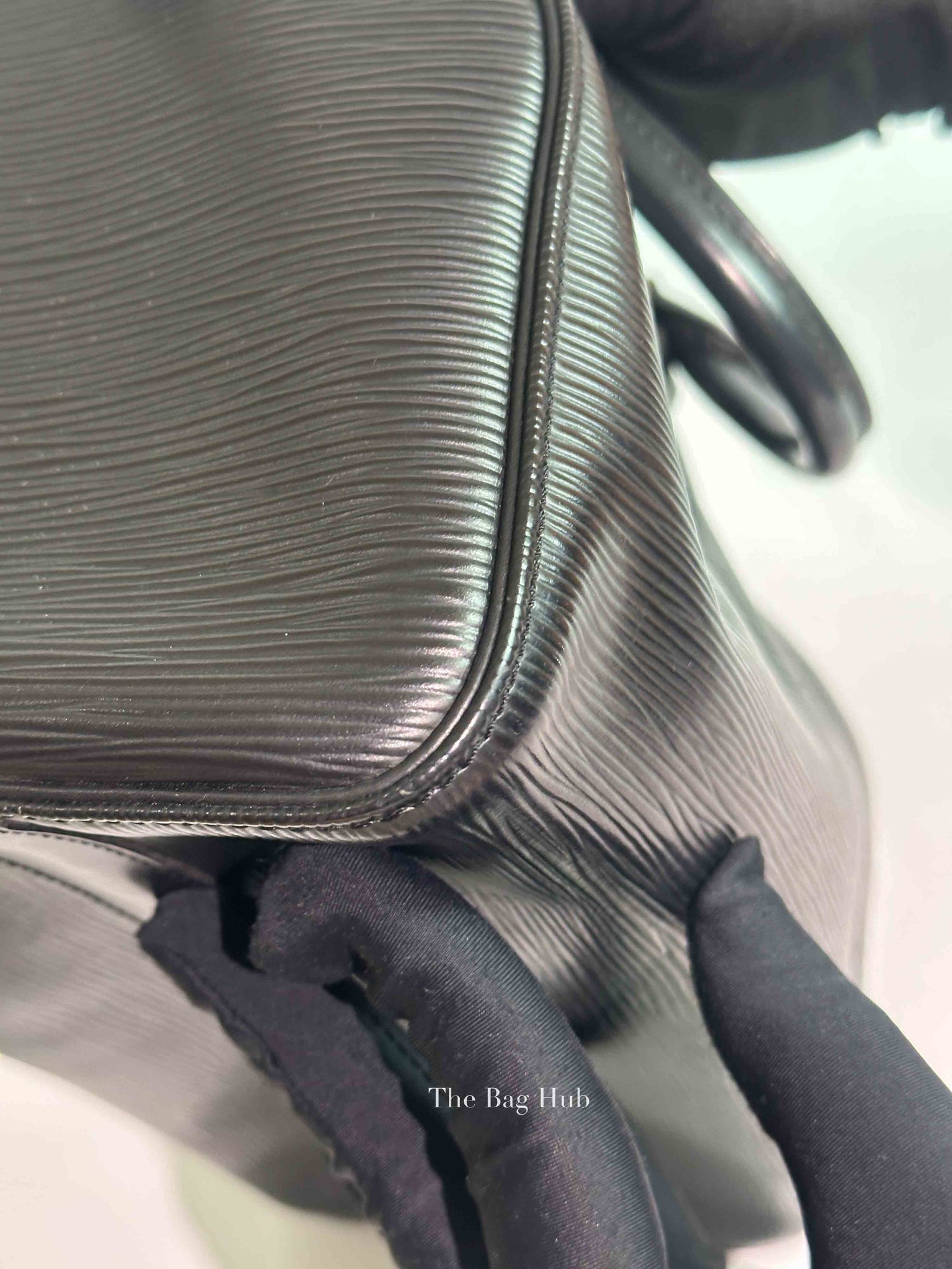 Louis Vuitton Black Epi Leather Speedy 25 Bag