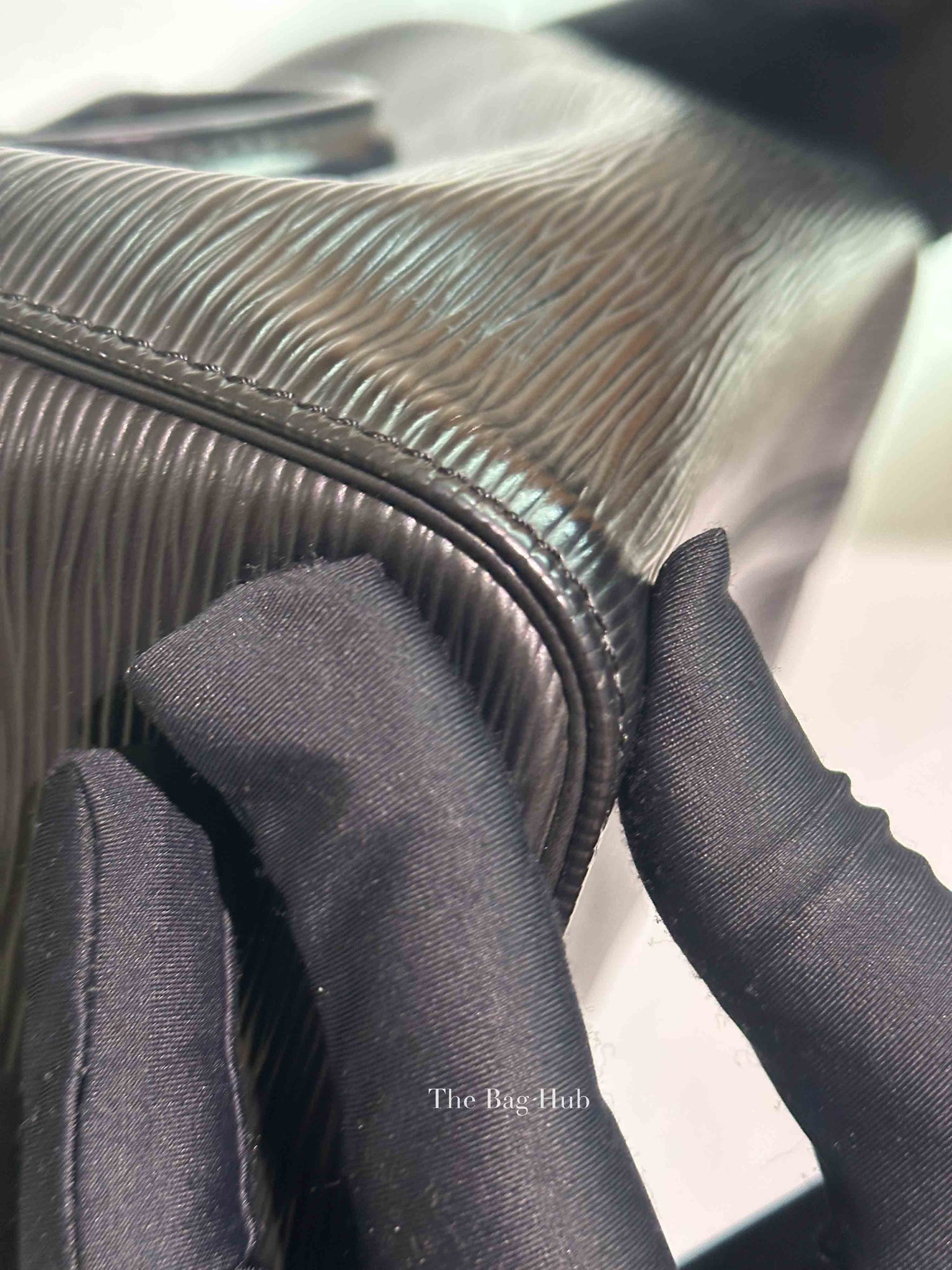 Louis Vuitton Black Epi Leather Speedy 25 Bag