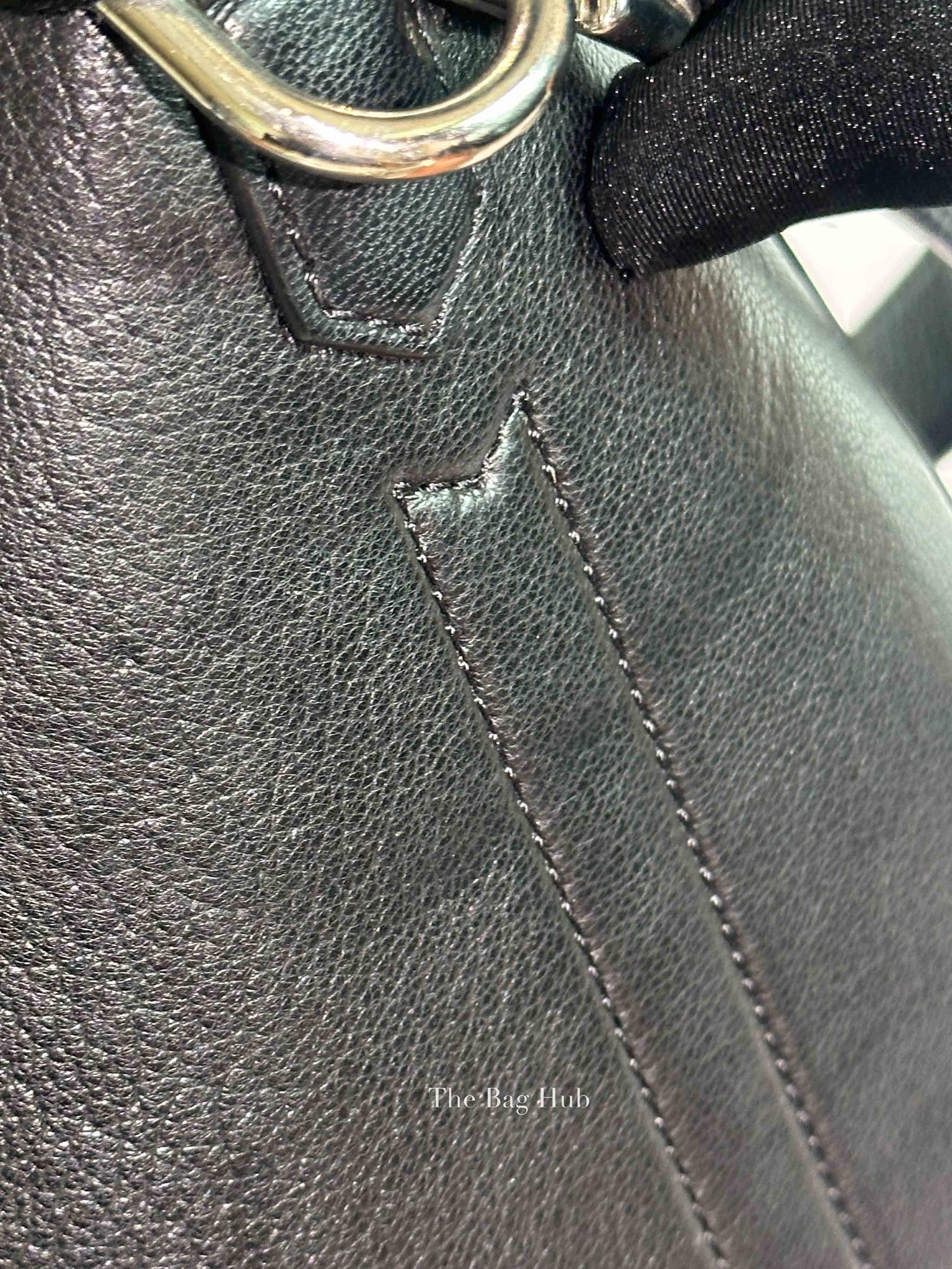 Givenchy Black Leather Antigona Medium Bag