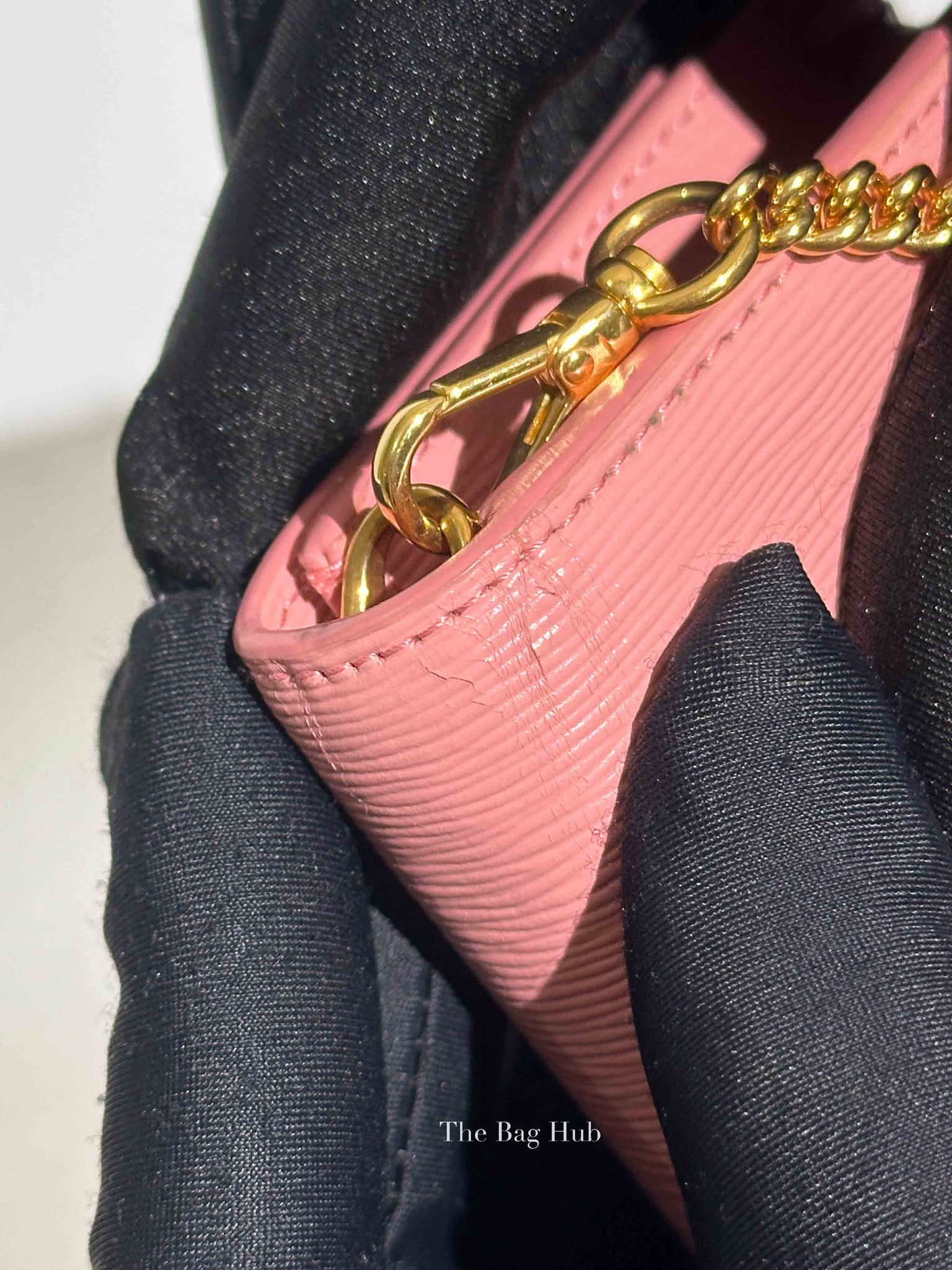 Prada Petalo Vitello Move Wallet on Chain 1DH044