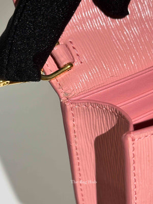 Prada Petalo Vitello Move Wallet on Chain 1DH044