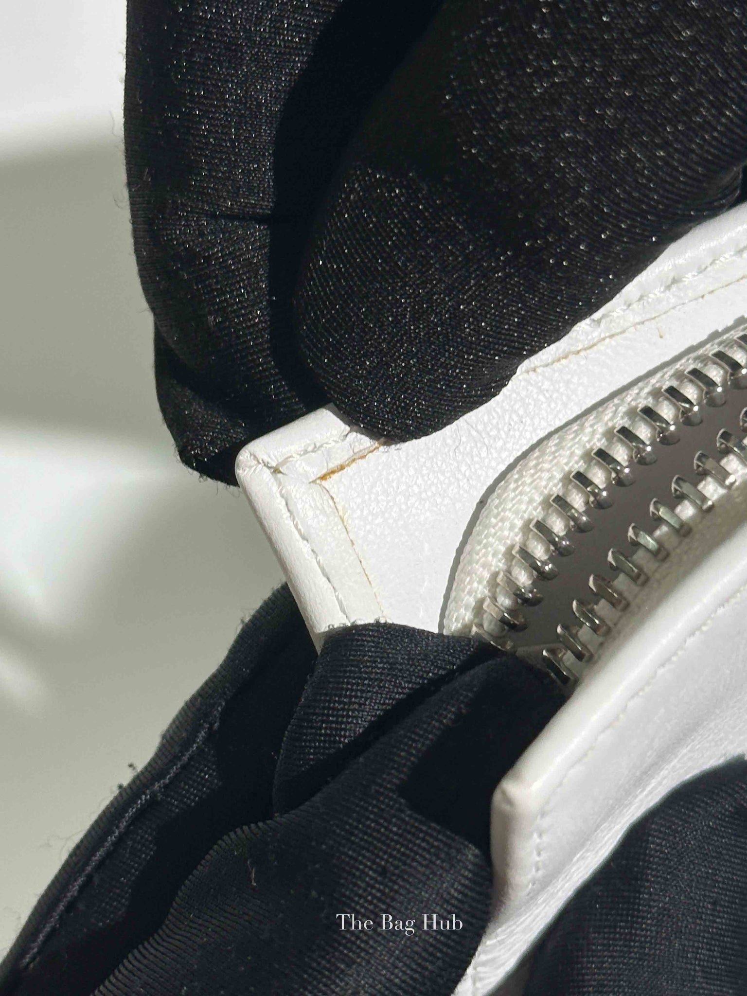 Jacquemus White Leather Le Gadjo Strapped Wallet