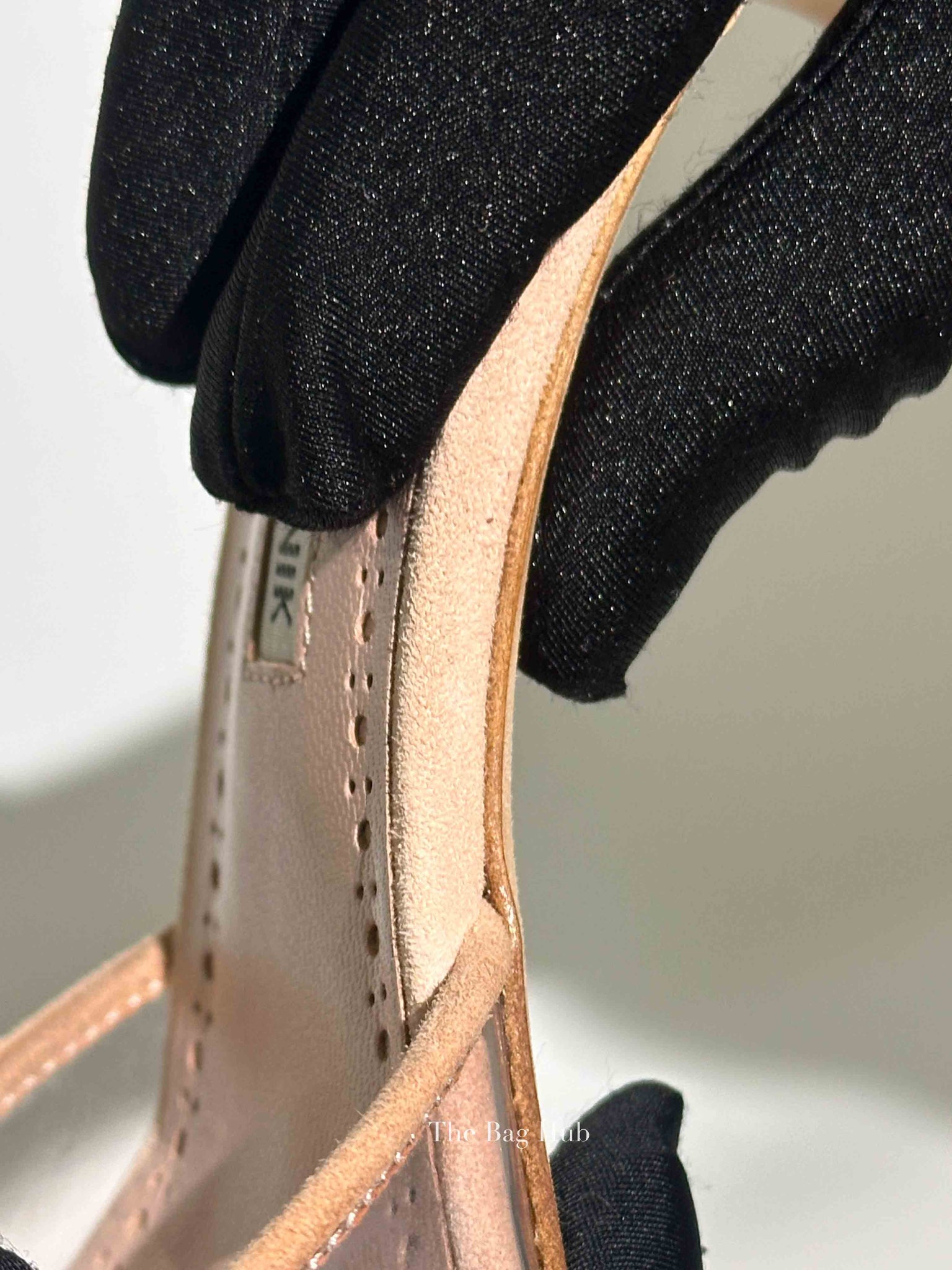 Manolo Blahnik Nude Suade Jadifa Clear Stiletto Mule Sandals Size 37